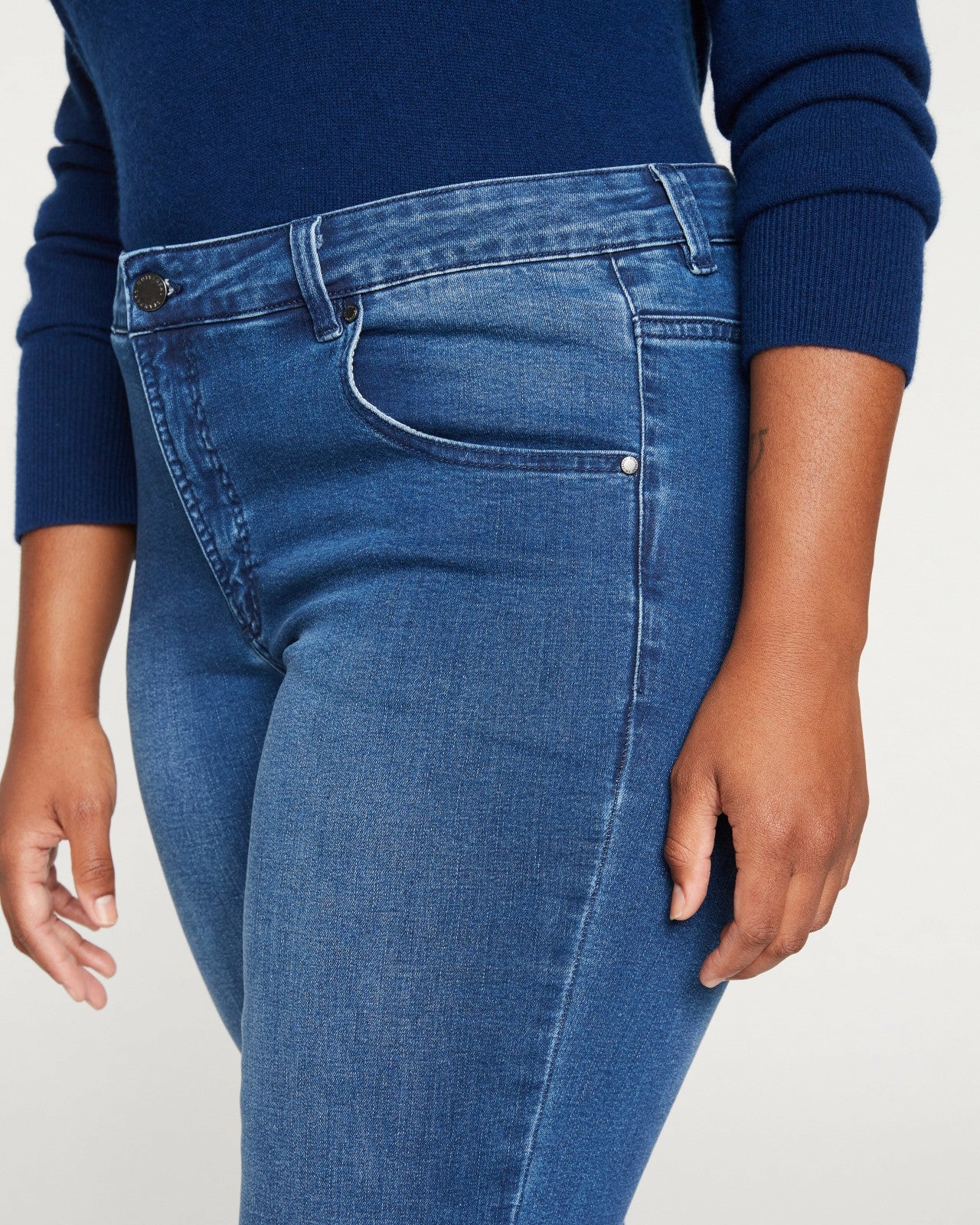 Universal Standard Seine Mid Rise Skinny Jeans 27 Inch - True Blue