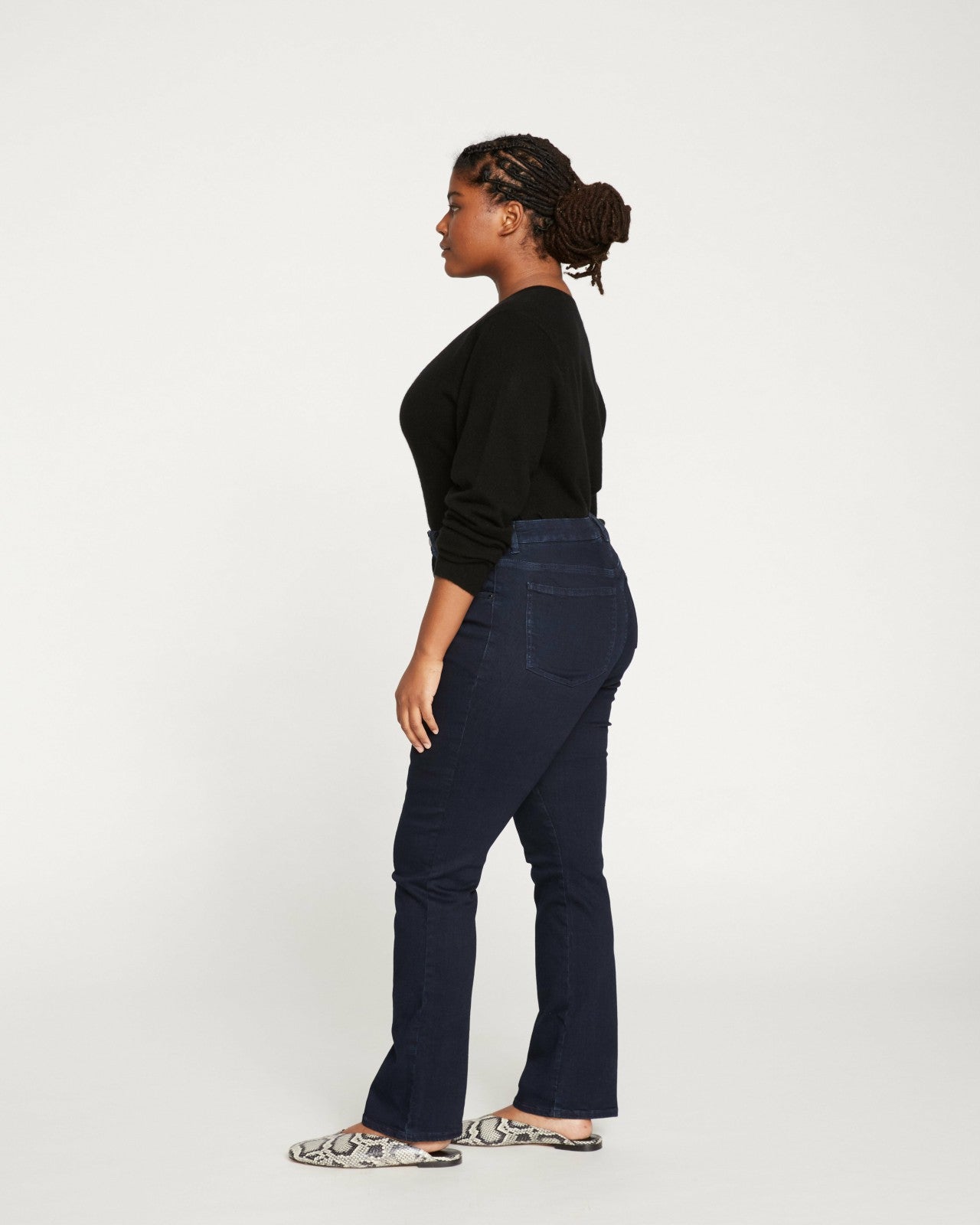 Universal Standard Marne Bootcut Jeans 32 inch - Dark Indigo