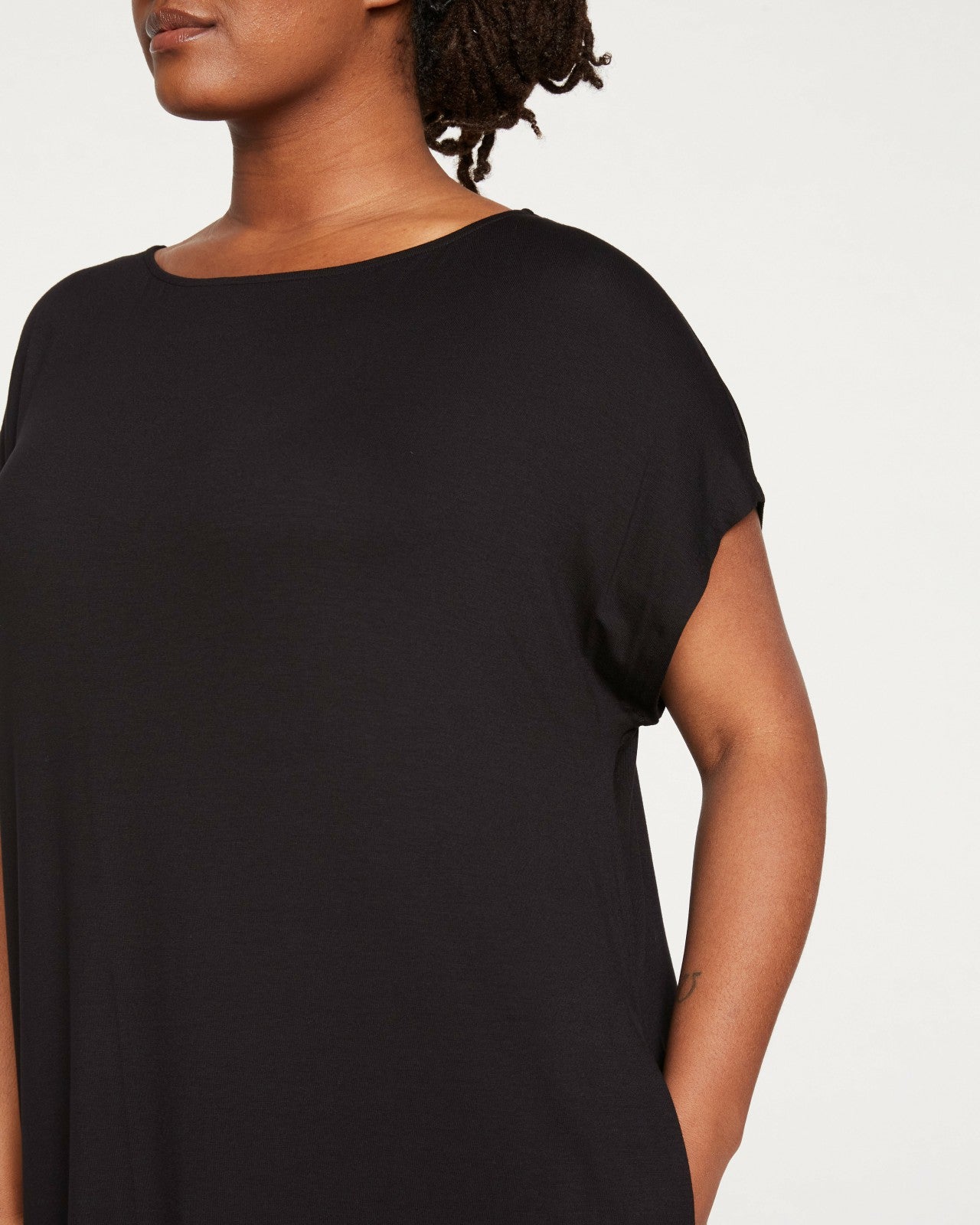 Universal Standard Helen Liquid Jersey Shift Dress - Black