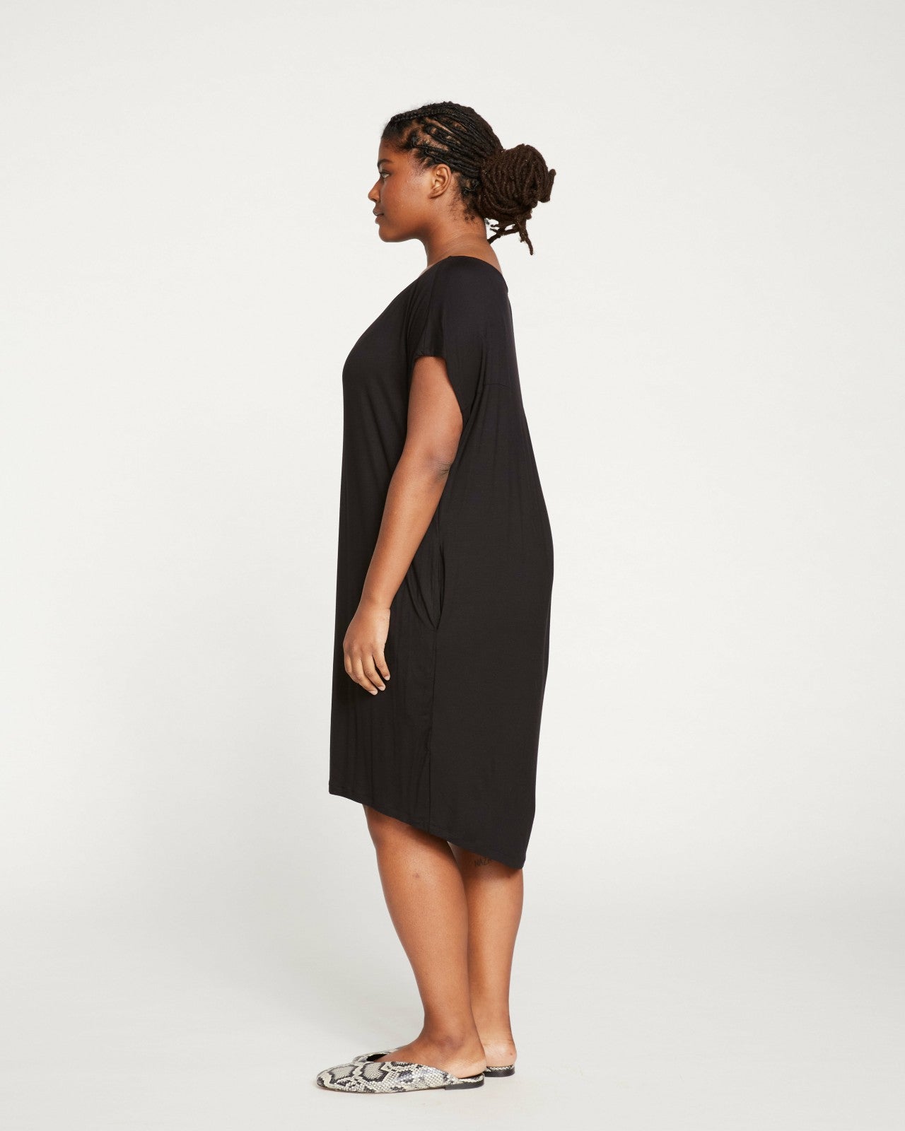 Universal Standard Helen Liquid Jersey Shift Dress - Black
