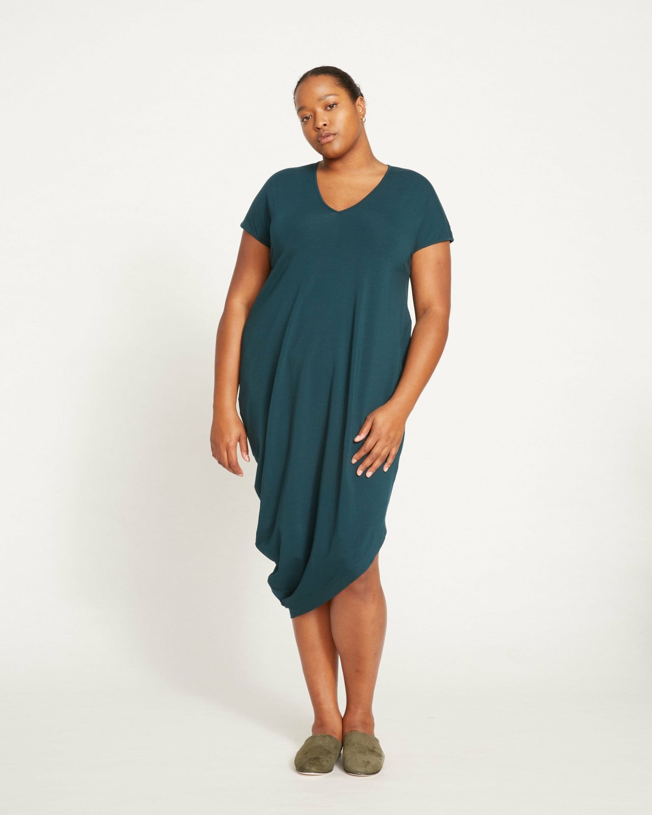 Universal Standard Iconic Geneva V-Neck Dress - Deep Sea