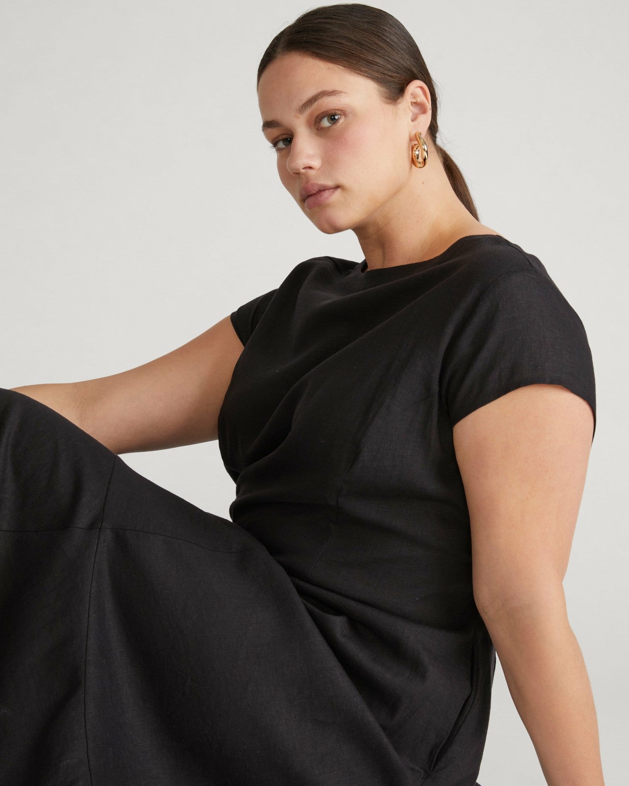 Universal Standard Sunset Linen Blend Flounce Dress - Black