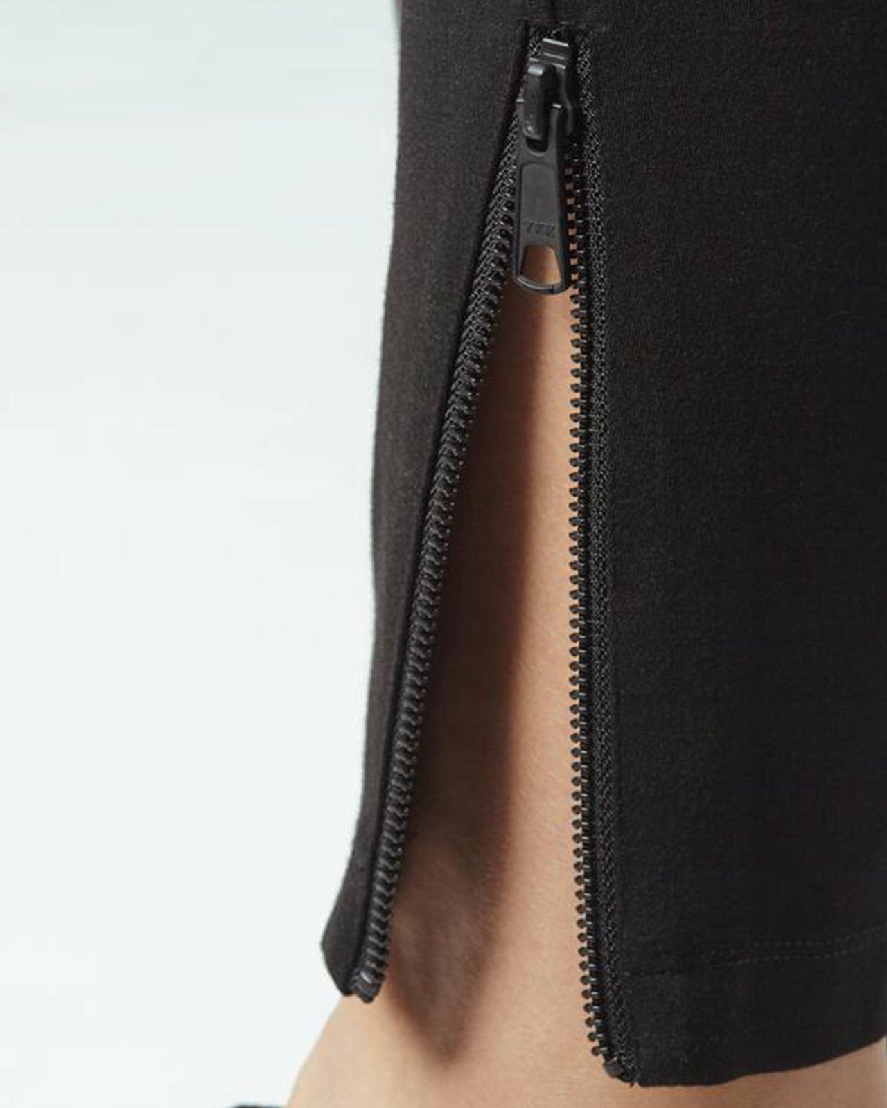 Universal Standard Moro Pocket Signature Ponte Pants - Black