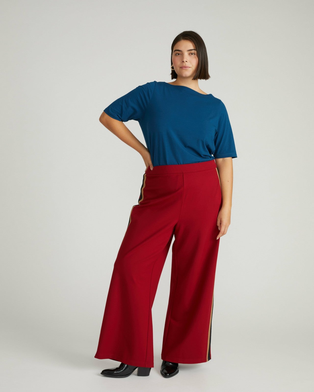 Universal Standard Stephanie Wide Leg Stripe Ponte Pants 30 Inch - Garnet with Camel/Blac