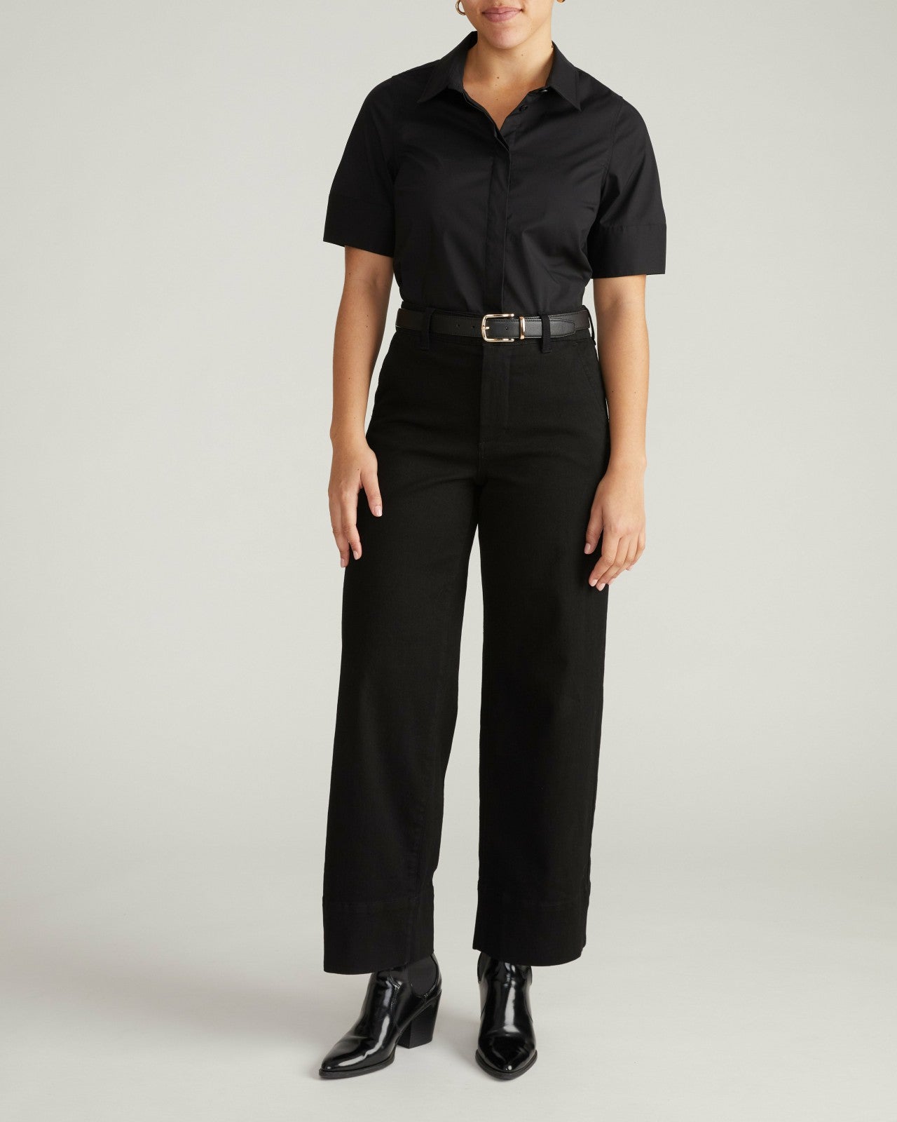 Universal Standard Elbe Stretch Poplin Short Sleeve Shirt - Black