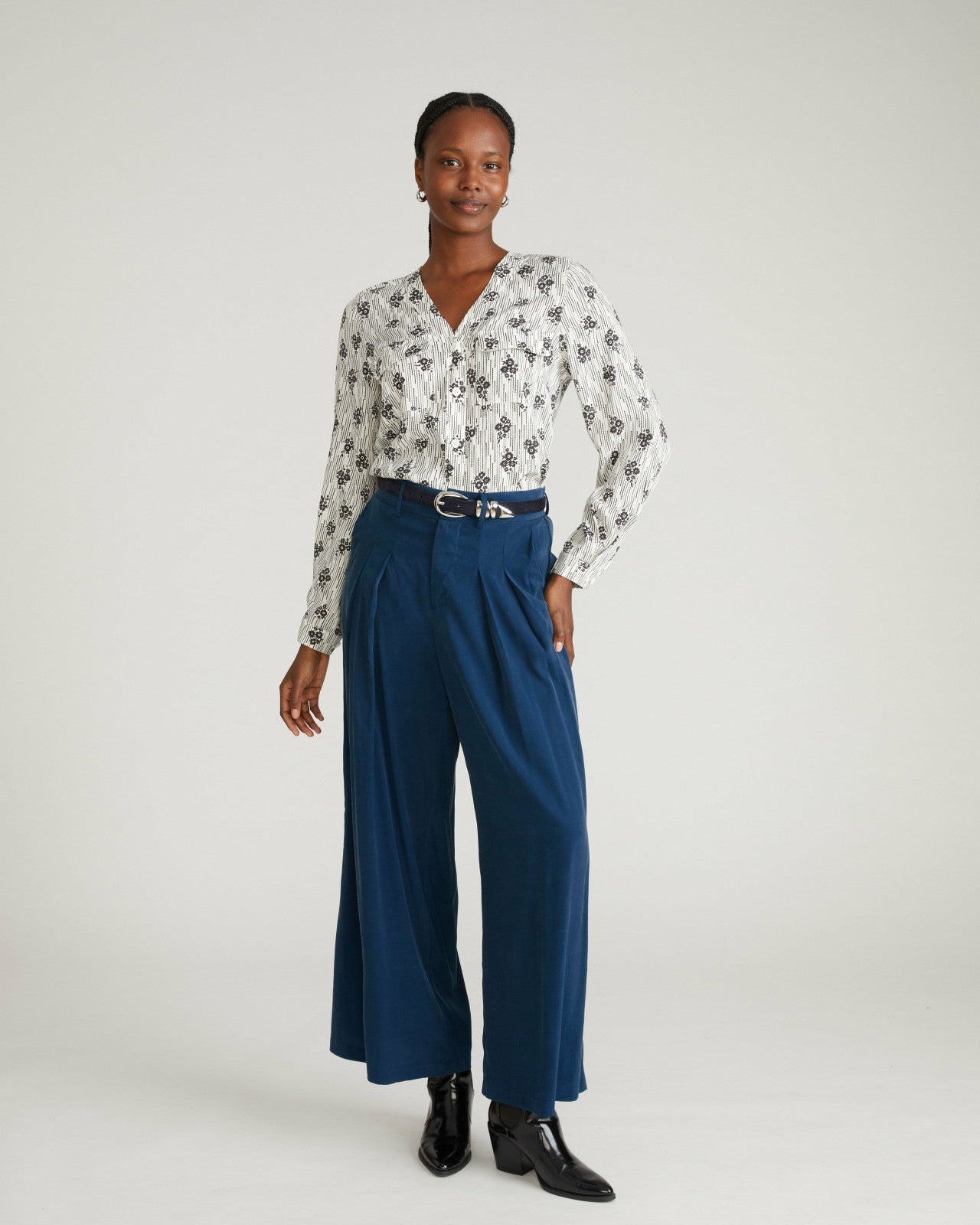 Universal Standard Cooling Stretch Cupro Button-Down Blouse - Vintage Daydream Print