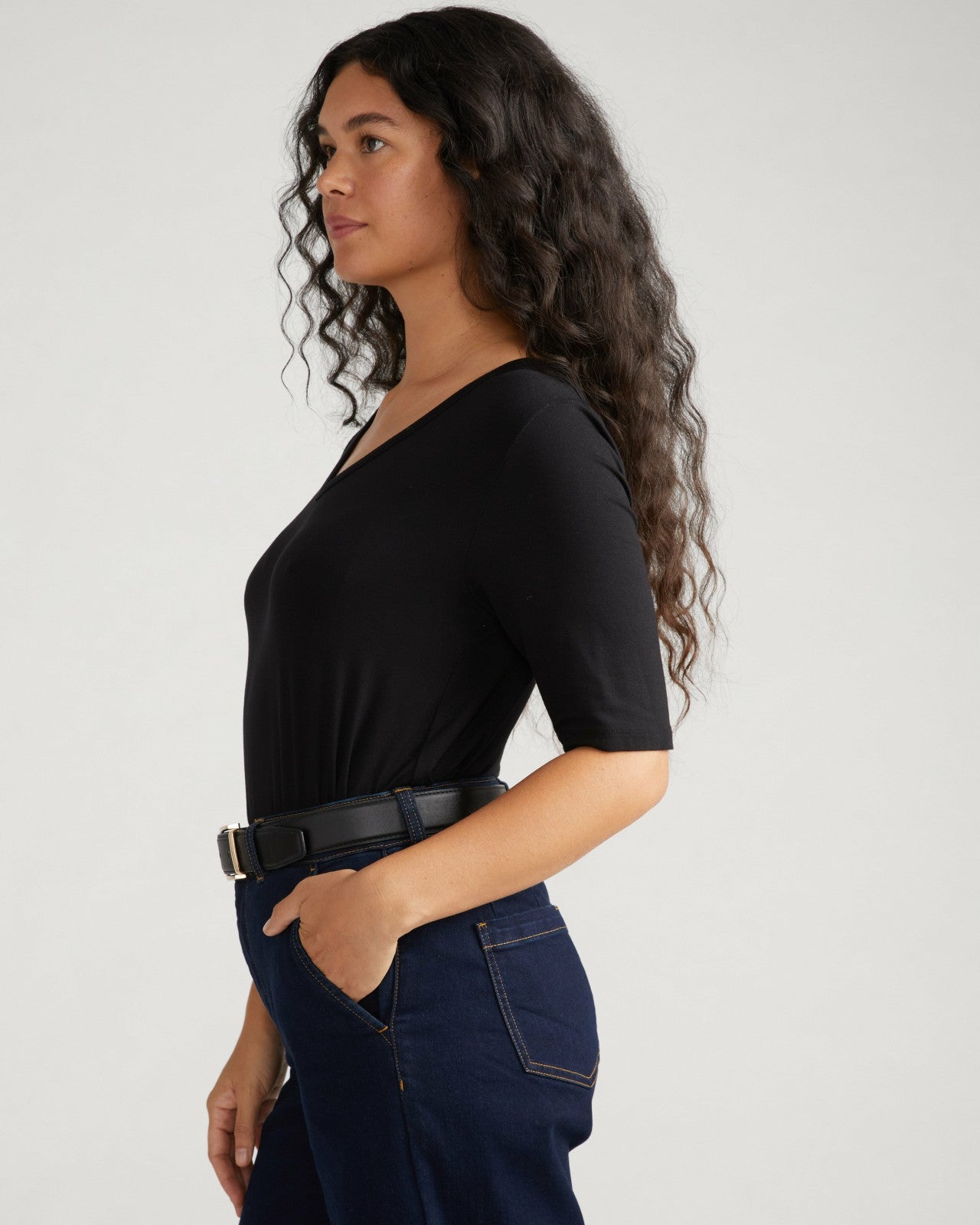 Universal Standard Lily Liquid Jersey V-Neck Stovepipe Tee - Black