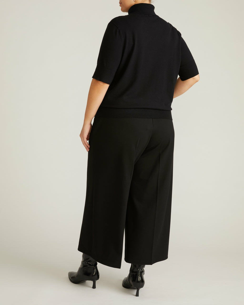 Universal Standard Savvy Fine Knit Turtleneck Sweater Top - Black