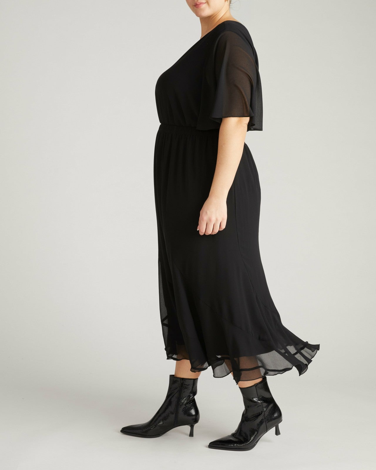 Universal Standard Navarte Chiffon Midi Skirt - Black