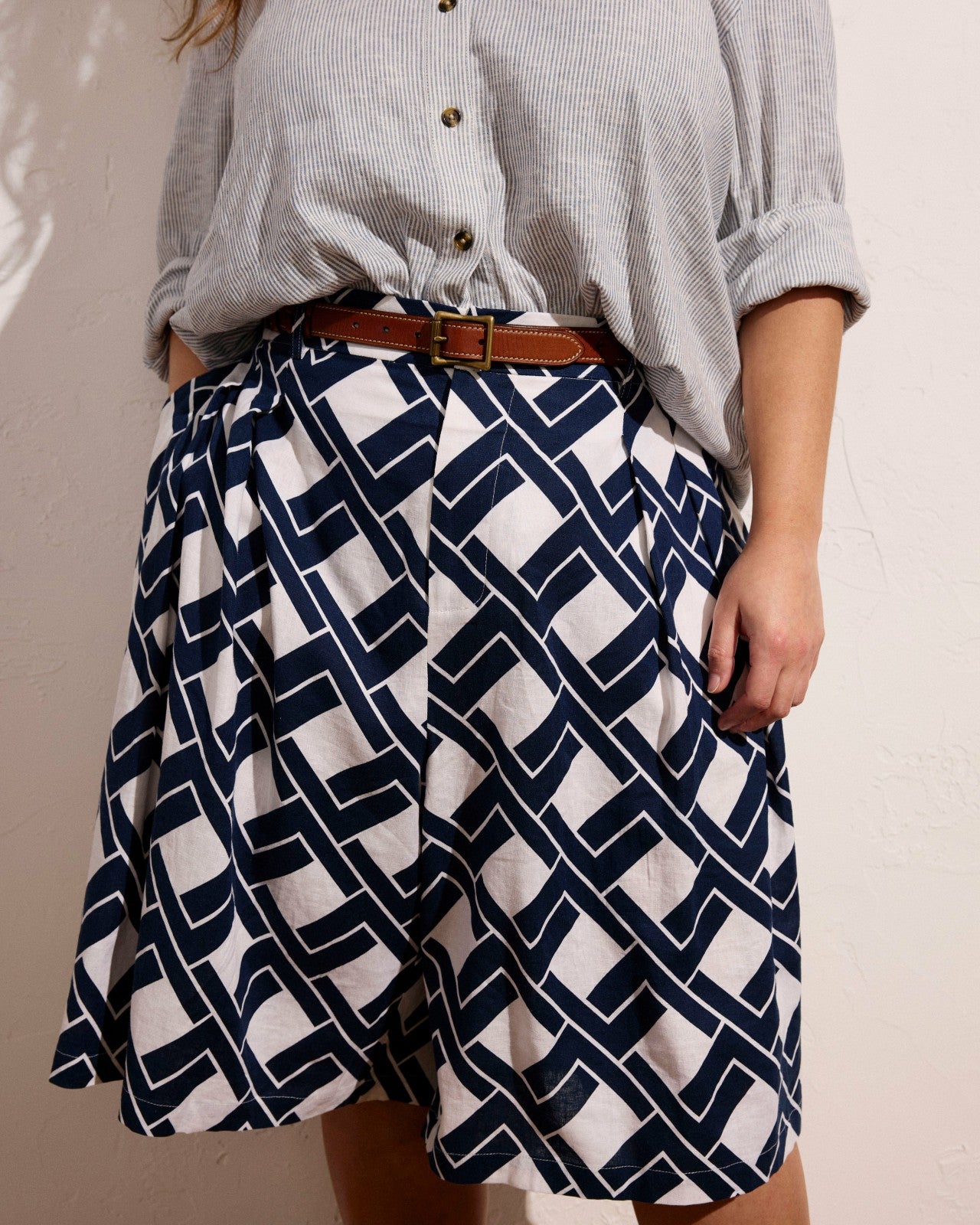 Universal Standard Seaport Tailored Linen Blend Short - Geometrica Print