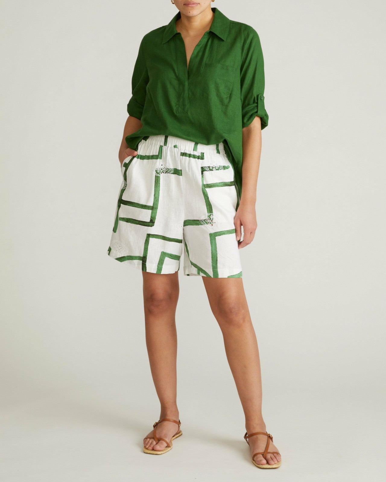 Universal Standard Juniper Linen Blend Easy Pull-On Shorts - Green Paint Print