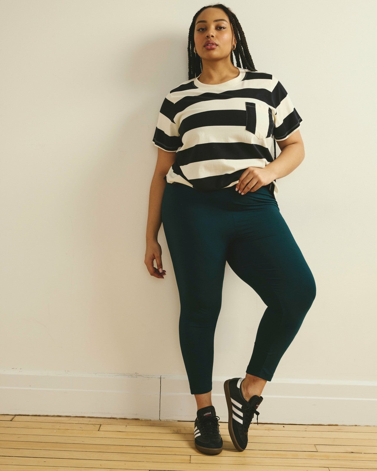 Universal Standard Roya Cropped Leggings 23 Inch - Deep Sea