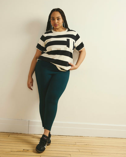 Universal Standard Roya Cropped Leggings 23 Inch - Deep Sea