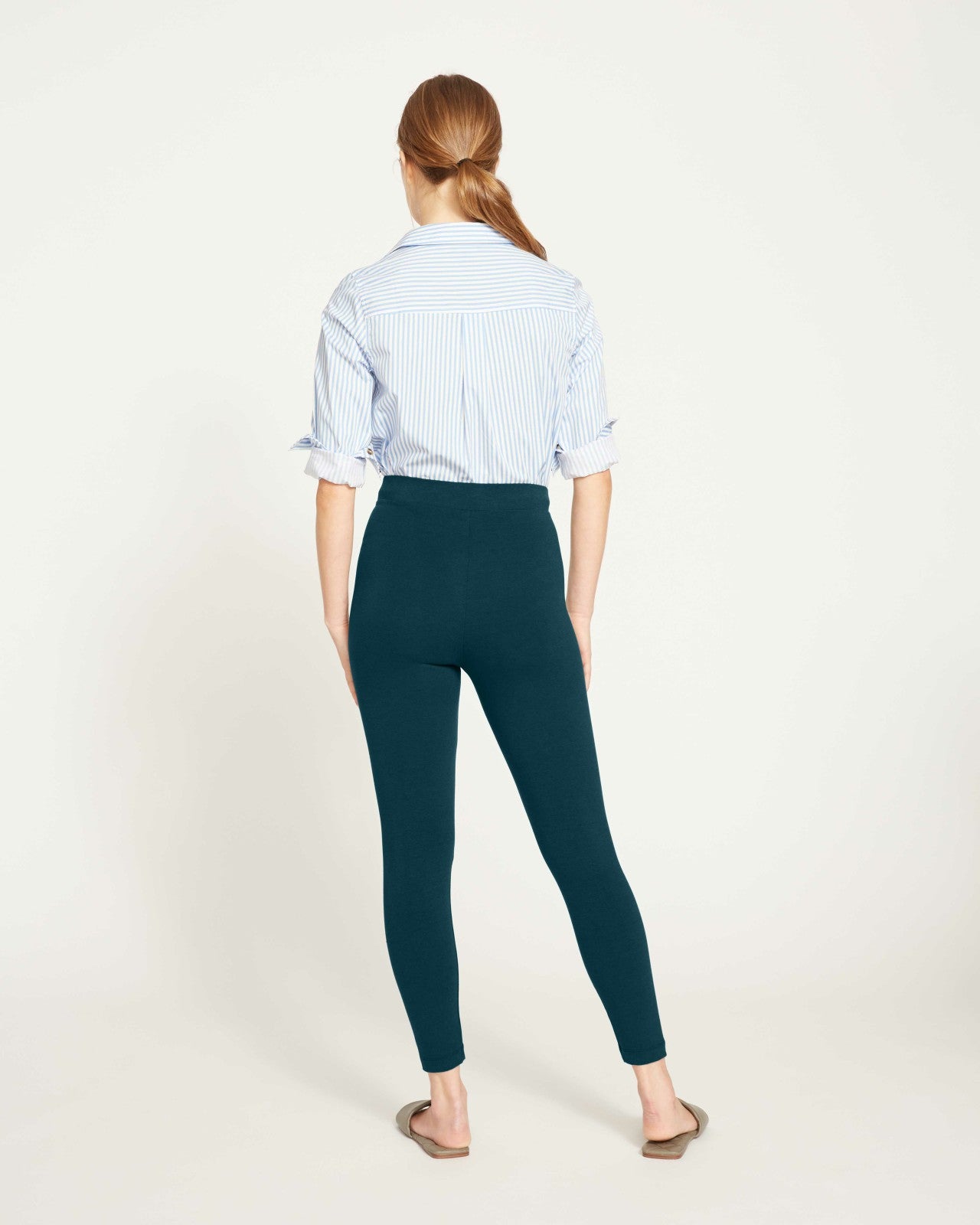 Universal Standard Roya Cropped Leggings 23 Inch - Deep Sea