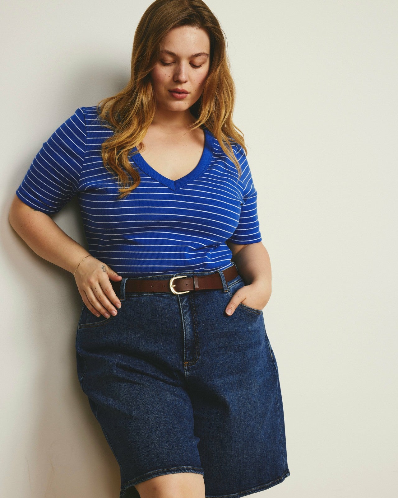 Universal Standard Classic V-Neck Ribbed Tee - Bright Blue/White Microstripe