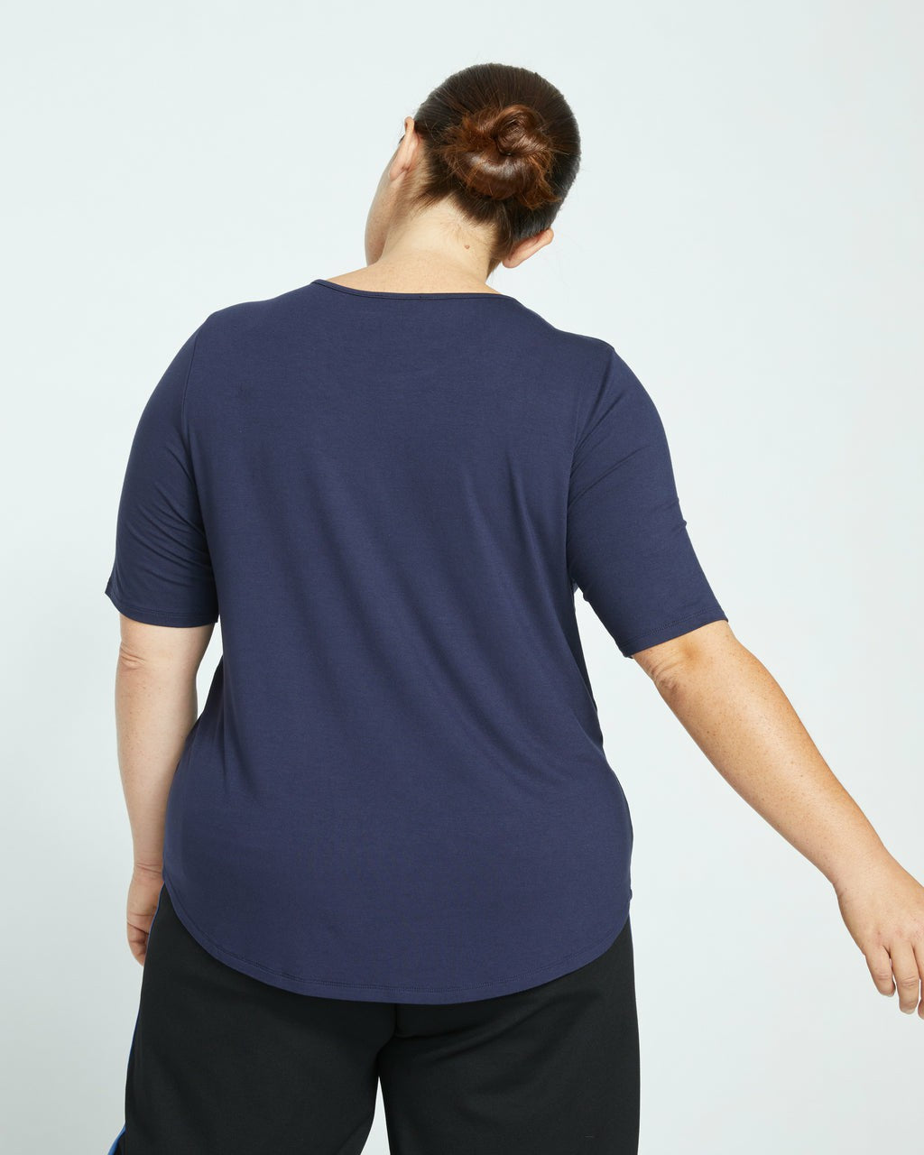 Universal Standard Lily Liquid Jersey Crew Neck Stovepipe Tee - Midnight