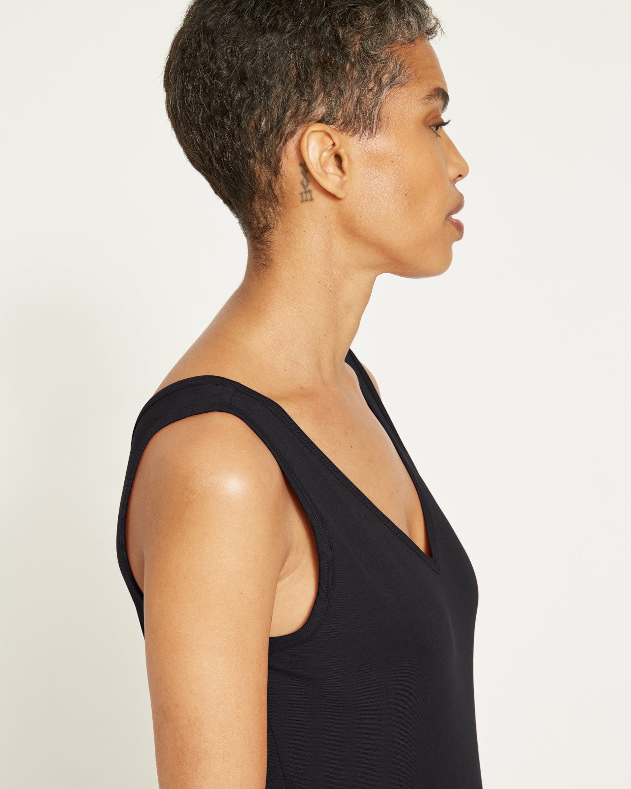 Universal Standard Double V Tank - Black