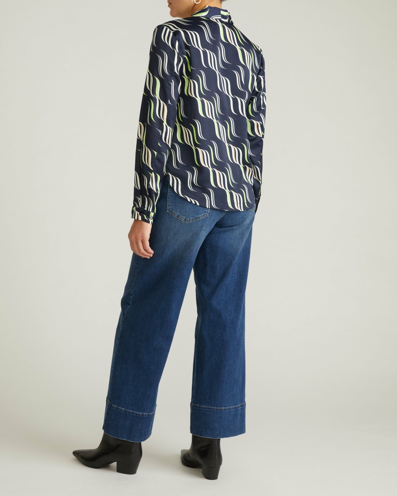 Universal Standard Cambria Soft Satin Blouse - Paddington Ribbon Print