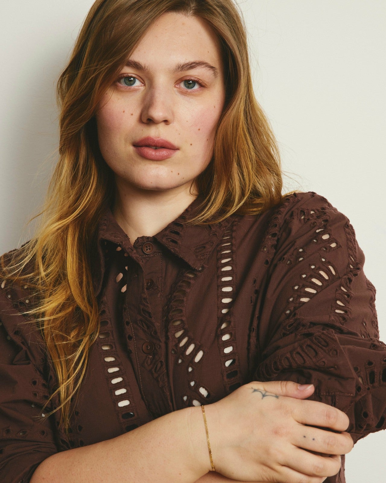 Universal Standard The Embroidered Artist Poplin Shirt - Peppercorn