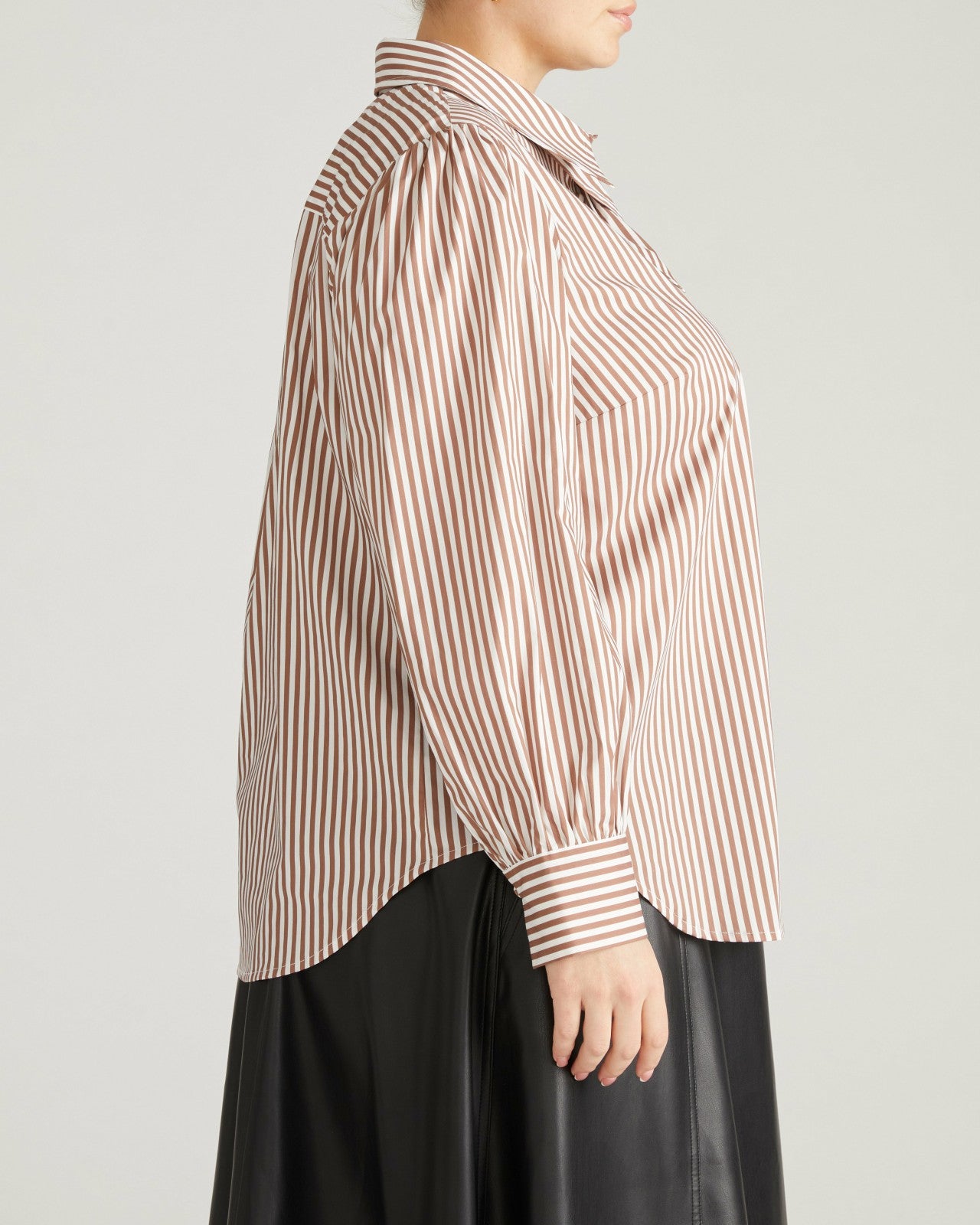 Universal Standard Janet Tie-Neck Cotton Poplin Shirt - Allspice/White Stripe