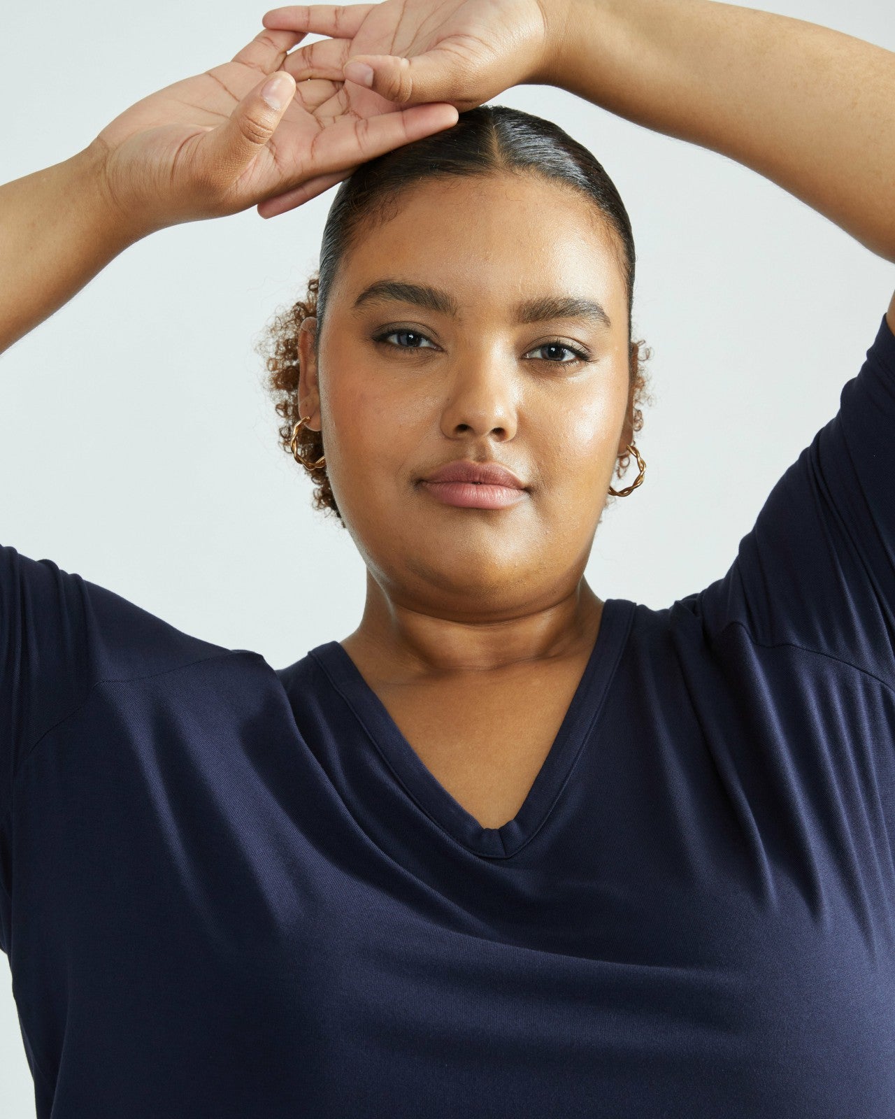 Universal Standard Lily Liquid Jersey V-Neck Stovepipe Tee - Midnight