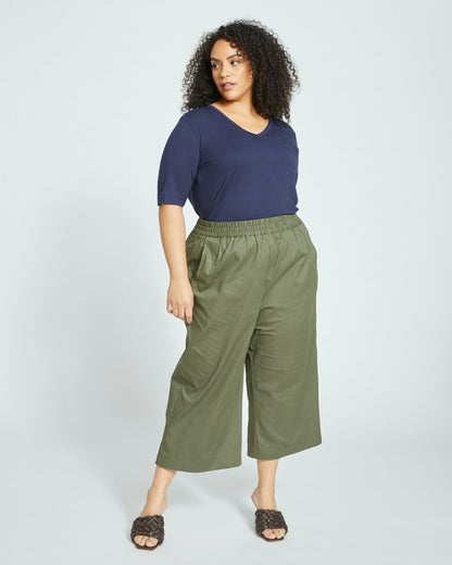 Universal Standard Lily Liquid Jersey V-Neck Stovepipe Tee - Midnight