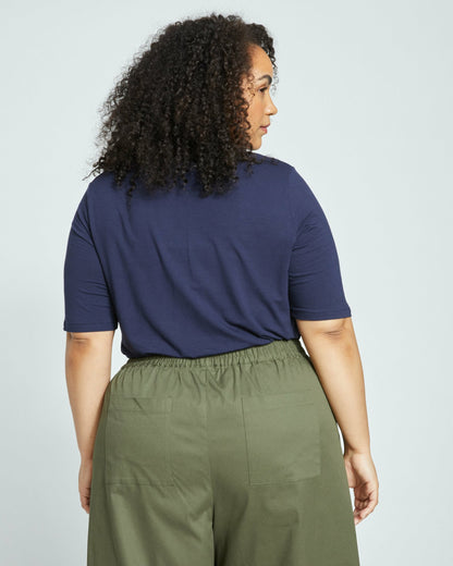 Universal Standard Lily Liquid Jersey V-Neck Stovepipe Tee - Midnight