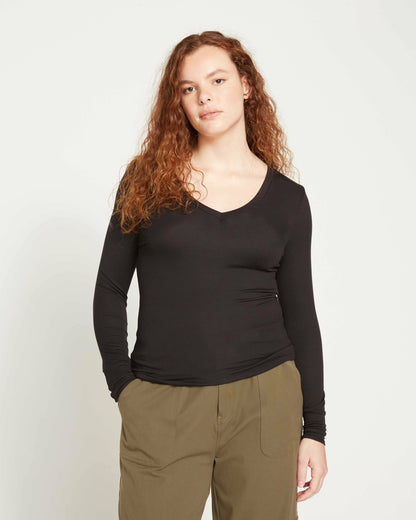 Universal Standard Cloud Rib Long Sleeve V-Neck Tee - Black