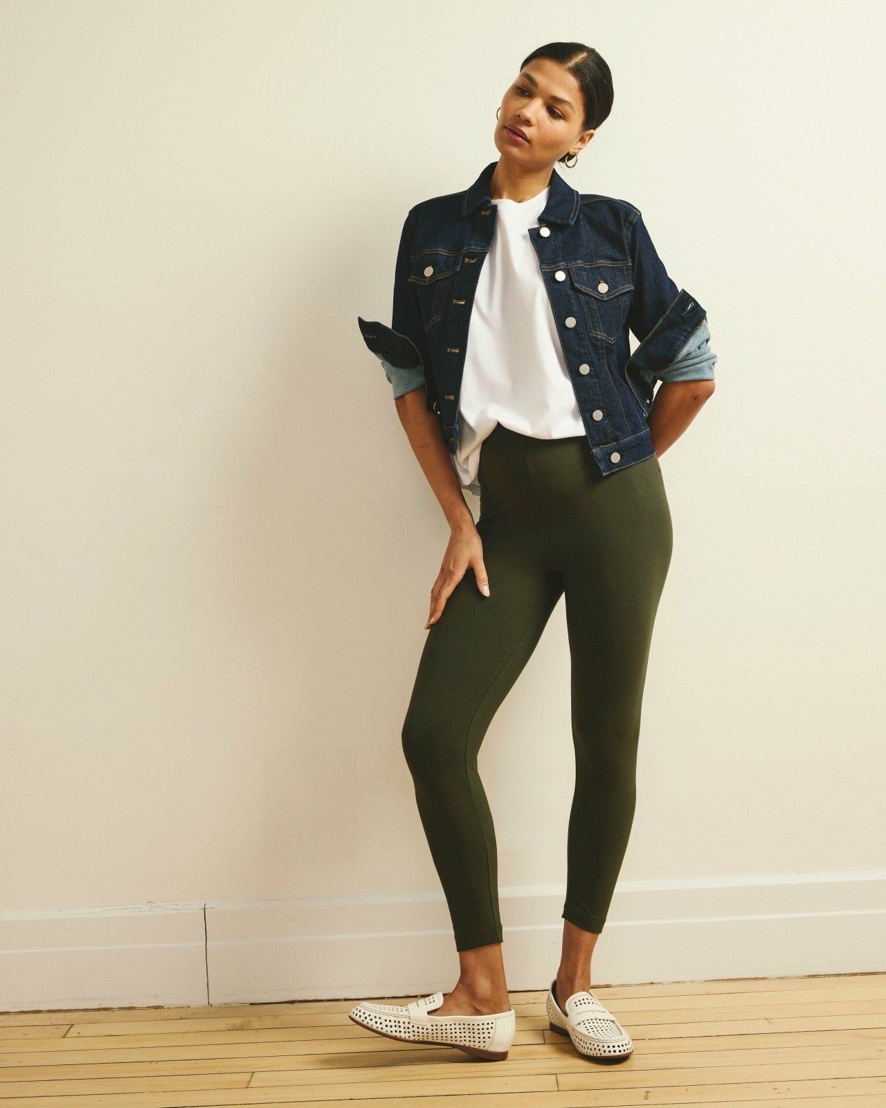Universal Standard Roya Cropped Leggings 23 Inch - Nori