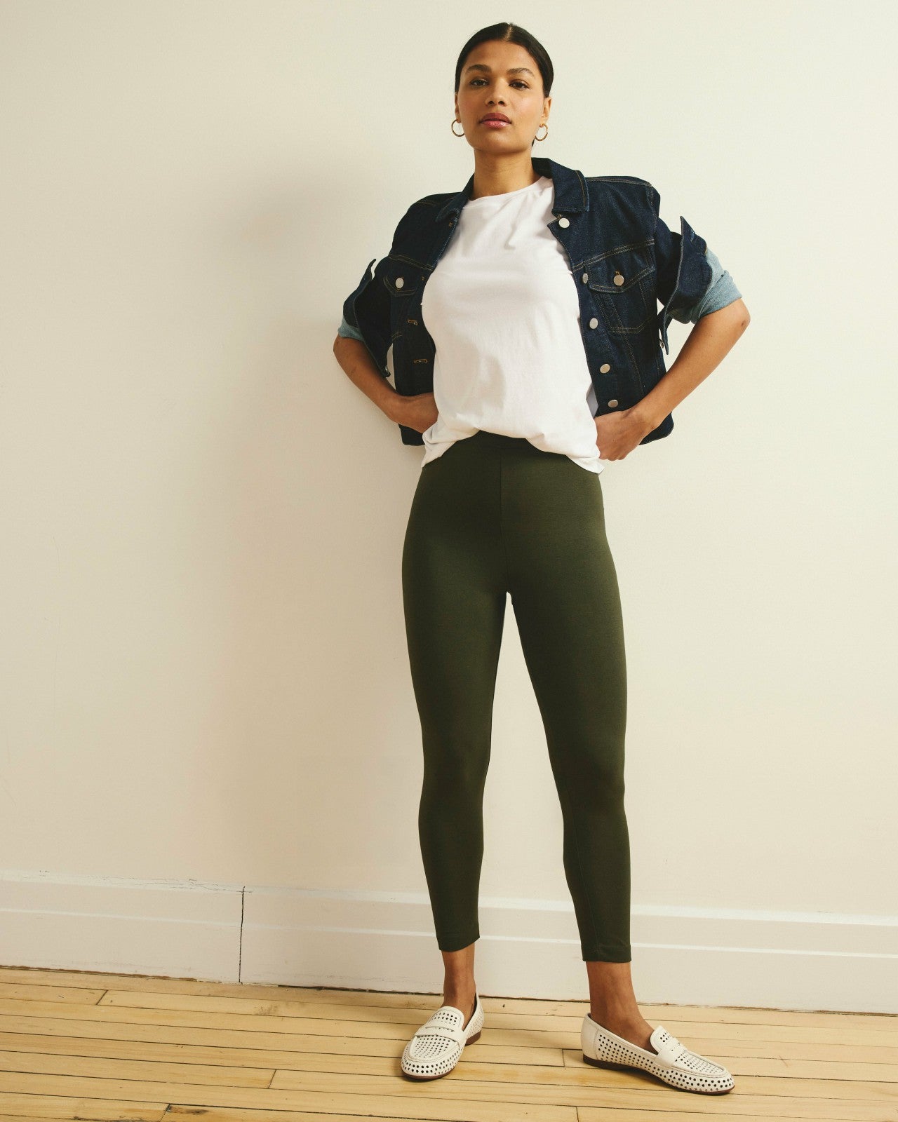 Universal Standard Roya Cropped Leggings 23 Inch - Nori