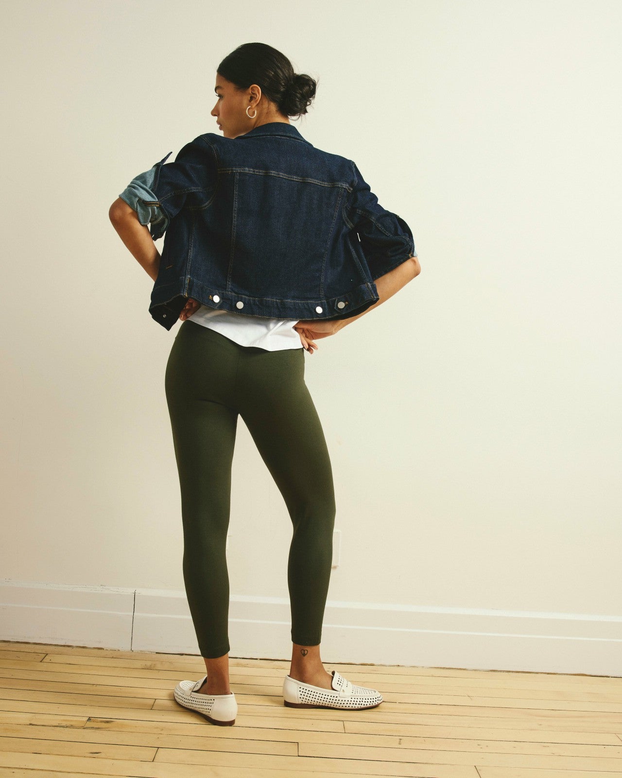Universal Standard Roya Cropped Leggings 23 Inch - Nori