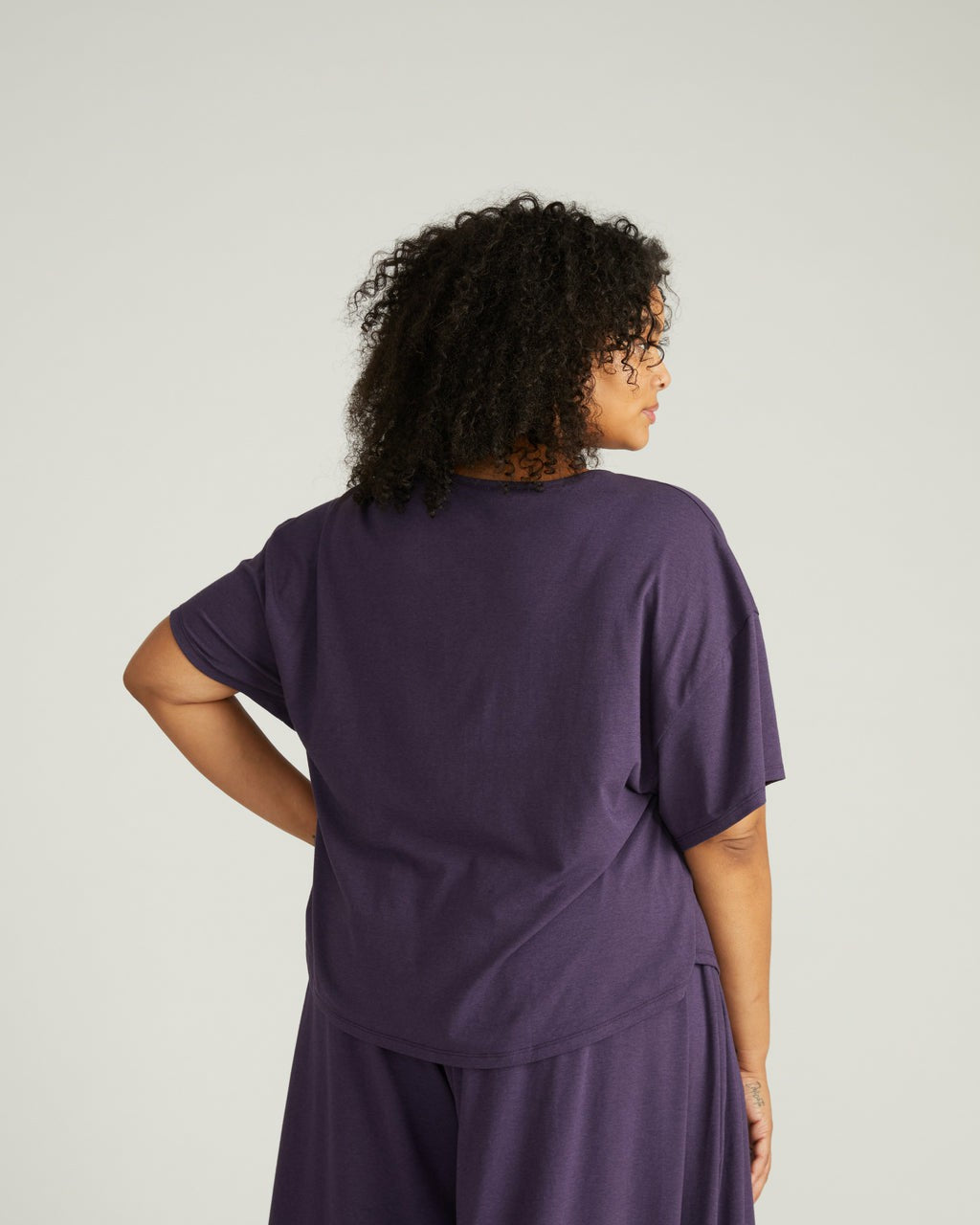 Universal Standard Pina Short Sleeve Lounge Tee - Anthracite