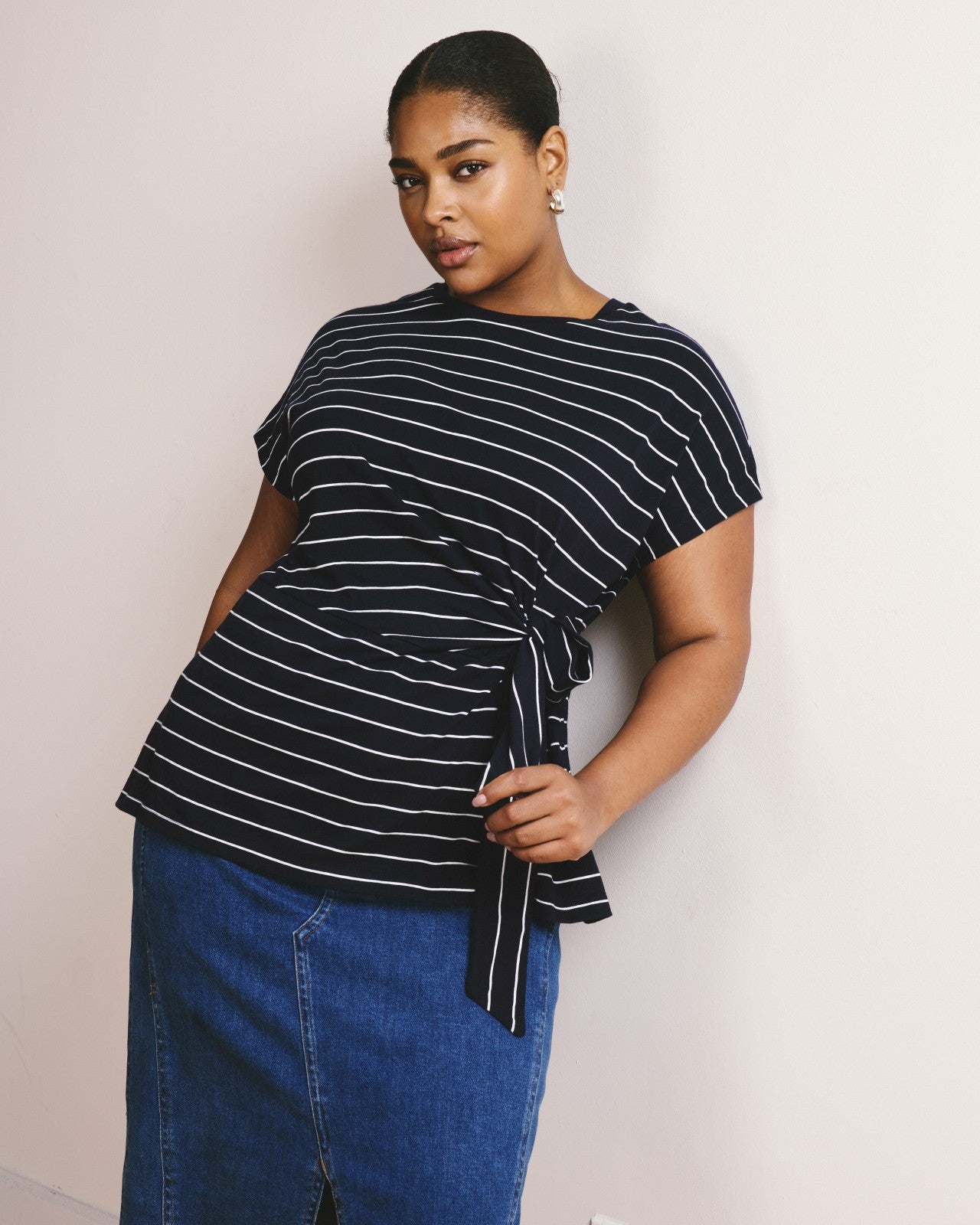 Universal Standard Crescent Breton Stripe Knot Tee - Navy Pinstripe