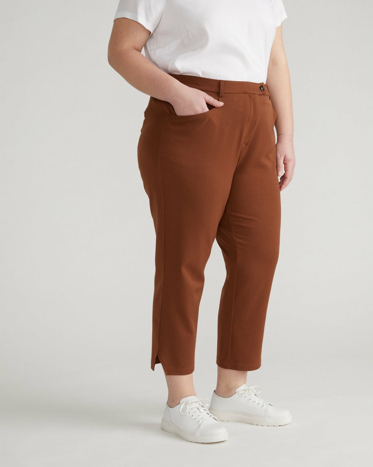 Universal Standard All Day Mercer Tapered Leg Pants - Pony