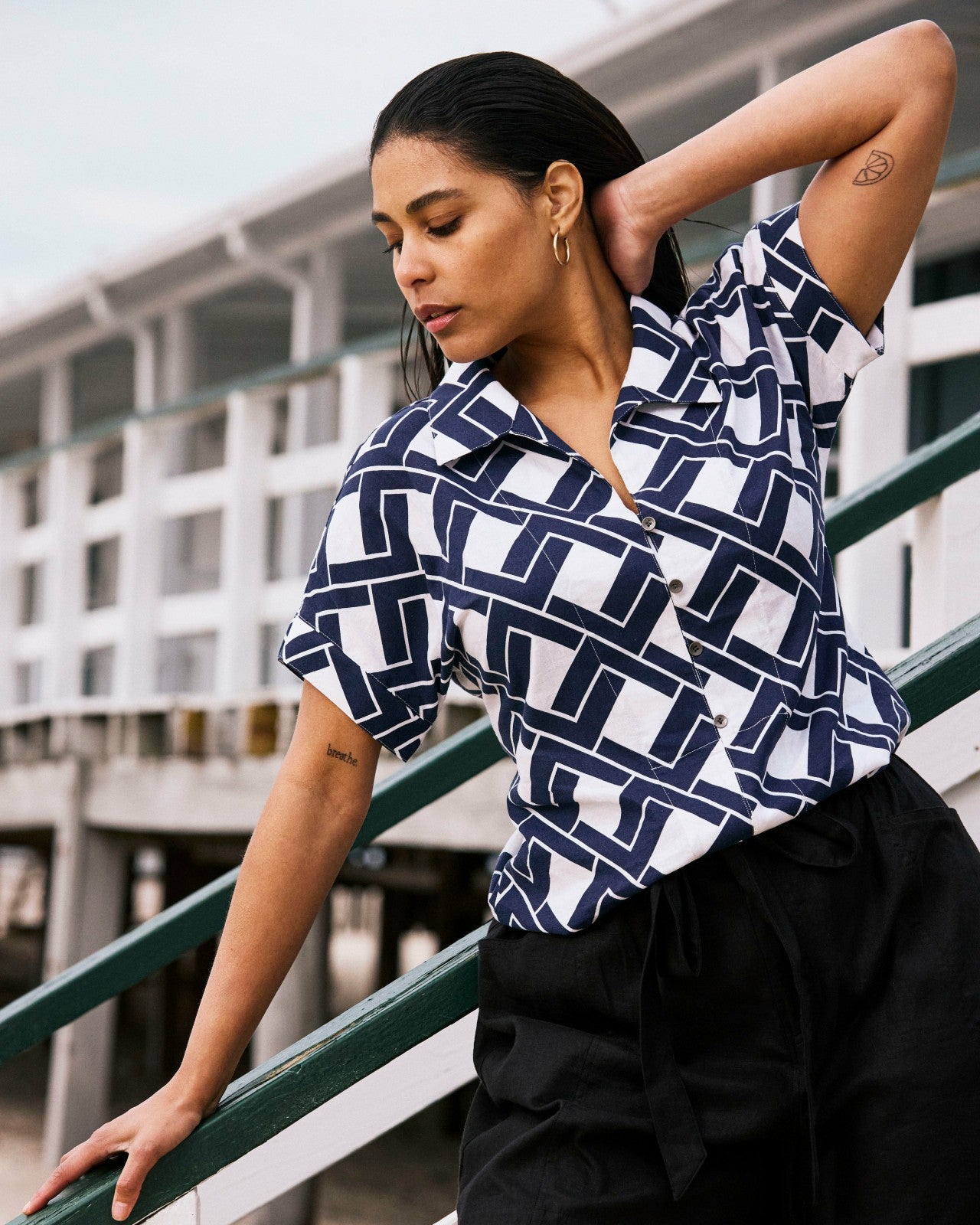 Universal Standard Sandy Short Sleeve Stretch Linen Blend Shirt - Geometrica Print
