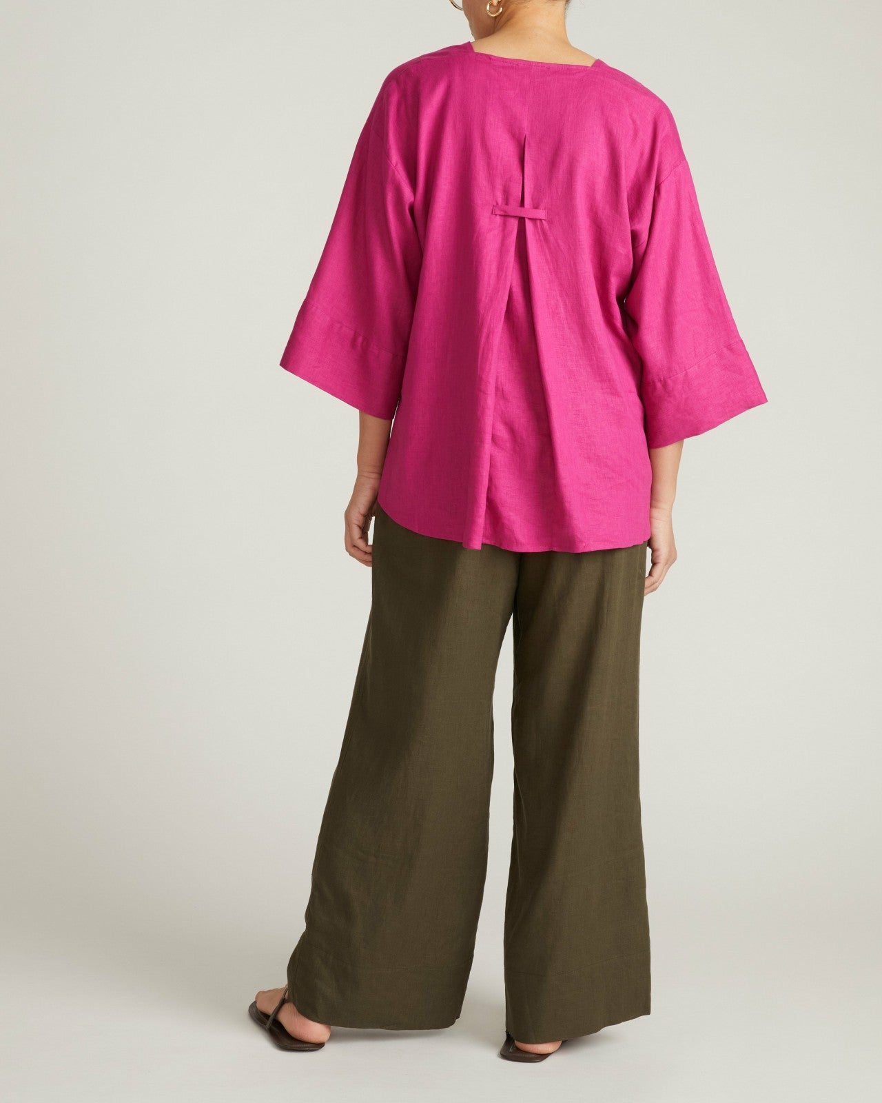 Universal Standard Elio V-Neck Linen Blend Top - Hyper Pink