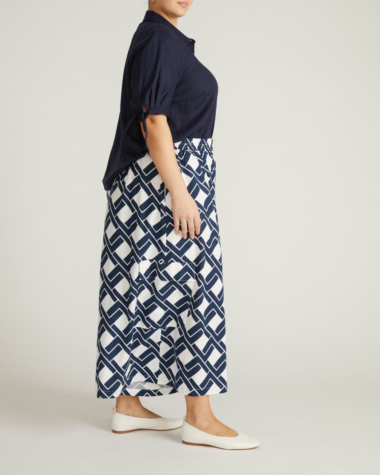 Universal Standard Luisa Short Sleeve Linen Blend Shirt - Navy