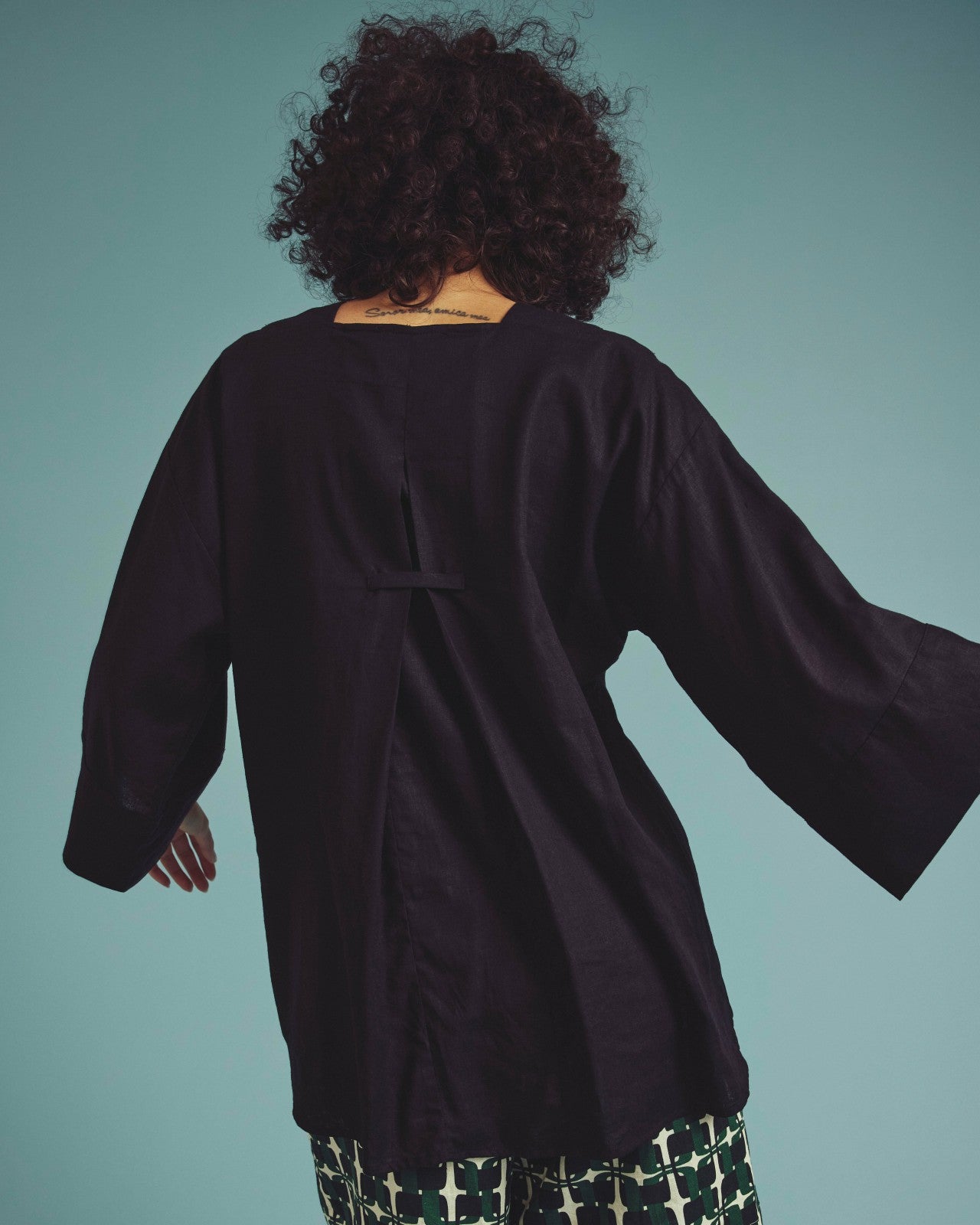 Universal Standard Elio V-Neck Linen Blend Top - Black