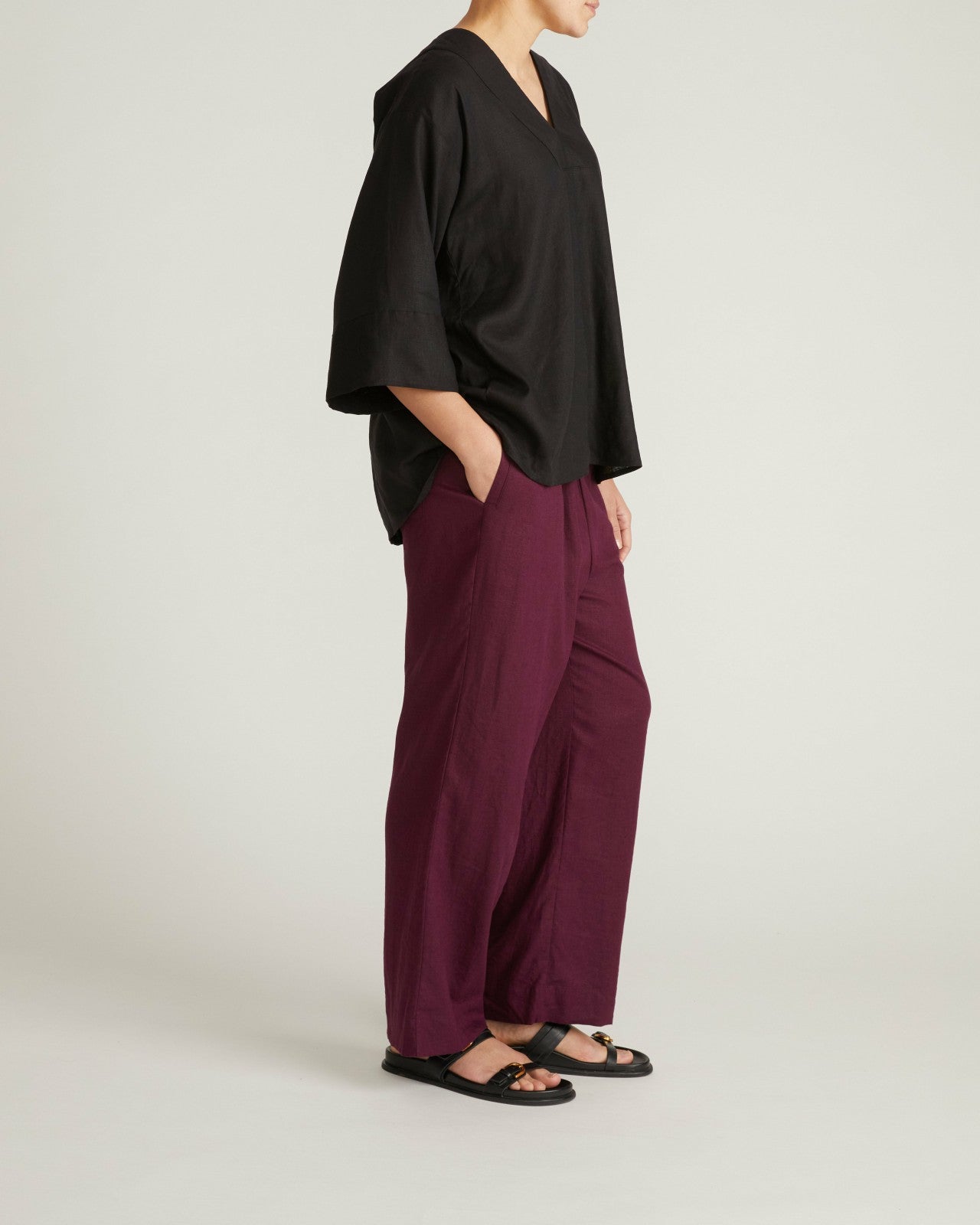 Universal Standard Elio V-Neck Linen Blend Top - Black