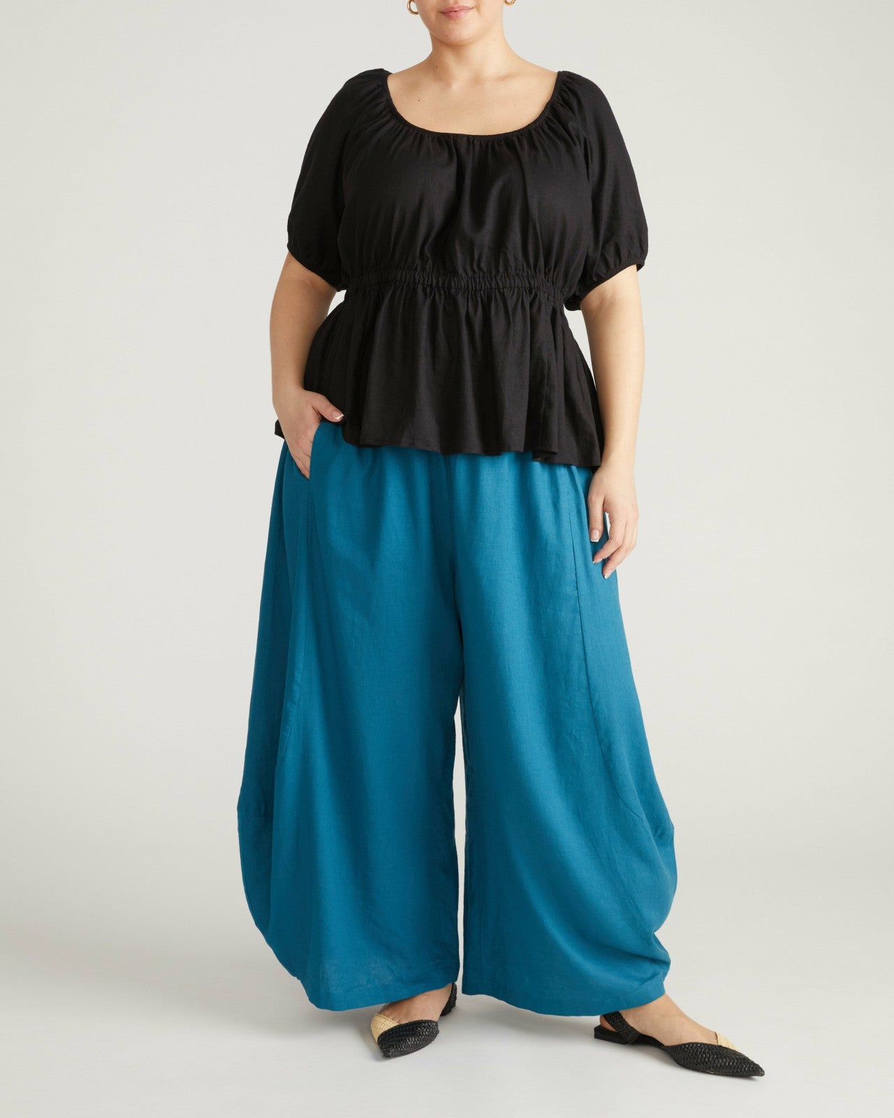 Universal Standard Cosma Barrel Leg Linen Blend Pants - Ink Blue