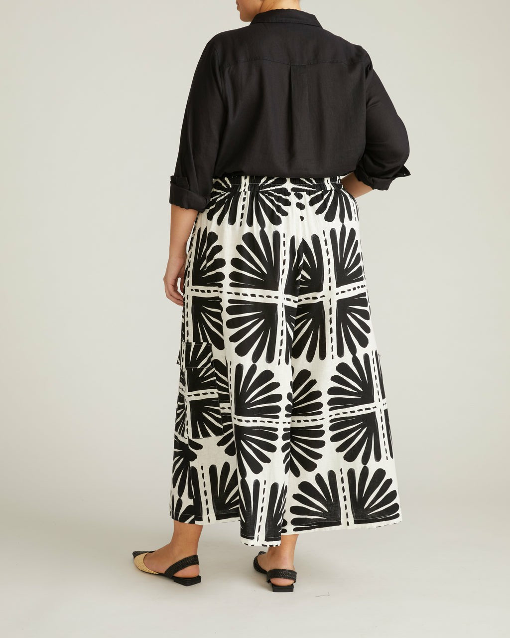 Universal Standard Palazzo Cargo Linen Blend Pant - Ink Bloom Print