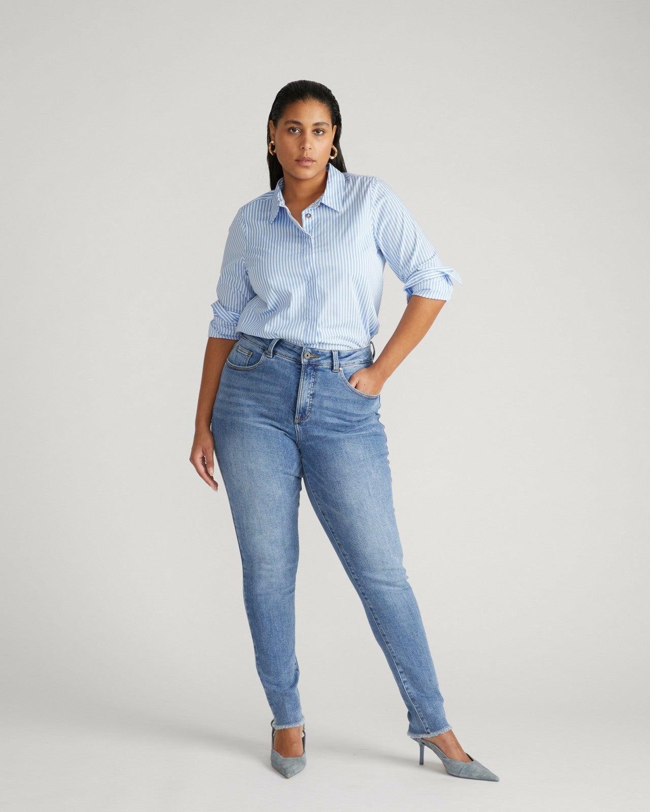 Universal Standard Joni High Rise Curve Slim Leg Jeans 32 Inch - Bright Indigo