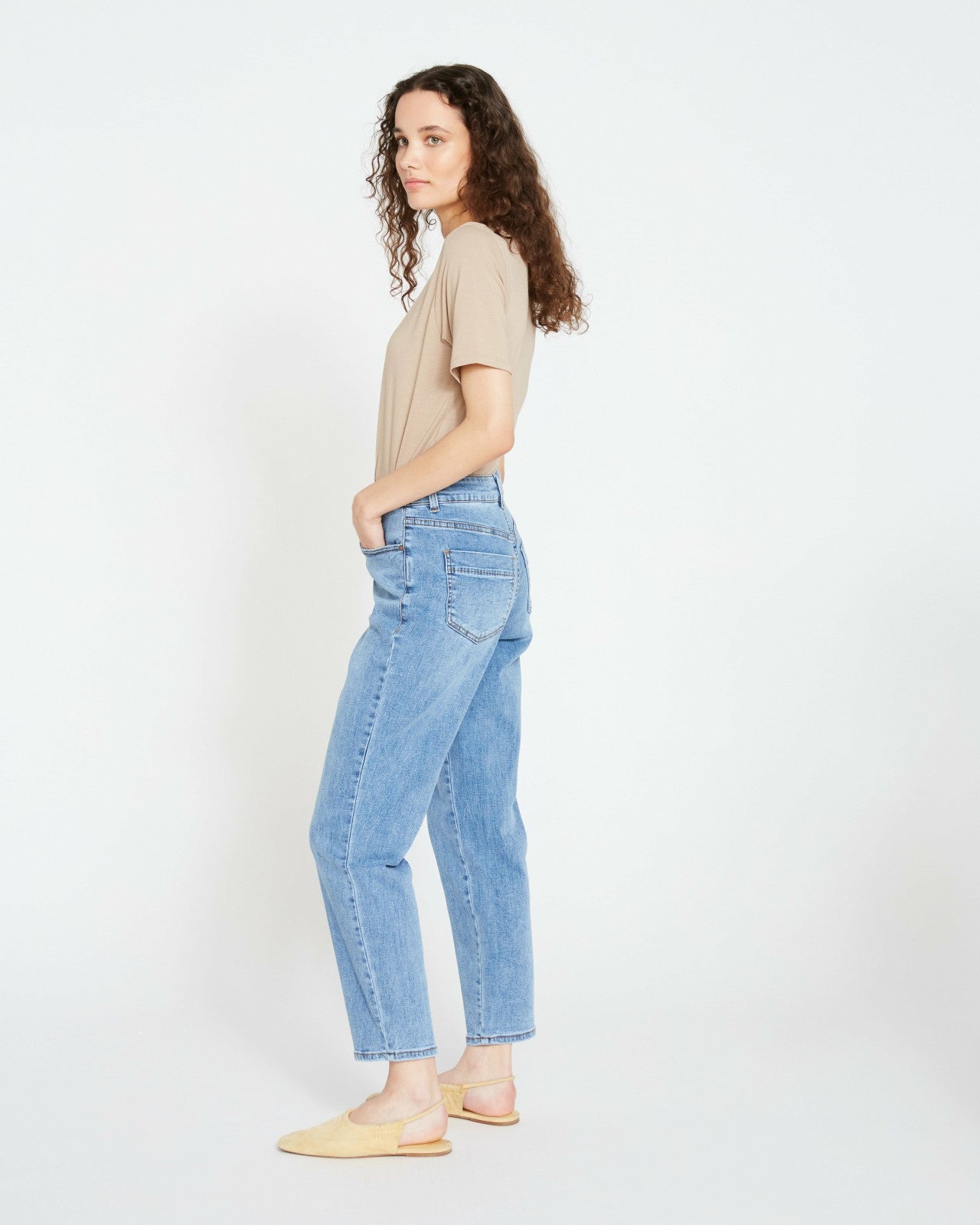 Universal Standard Dylan High Rise Tapered Jeans 29 Inch - Classic Washed Blue
