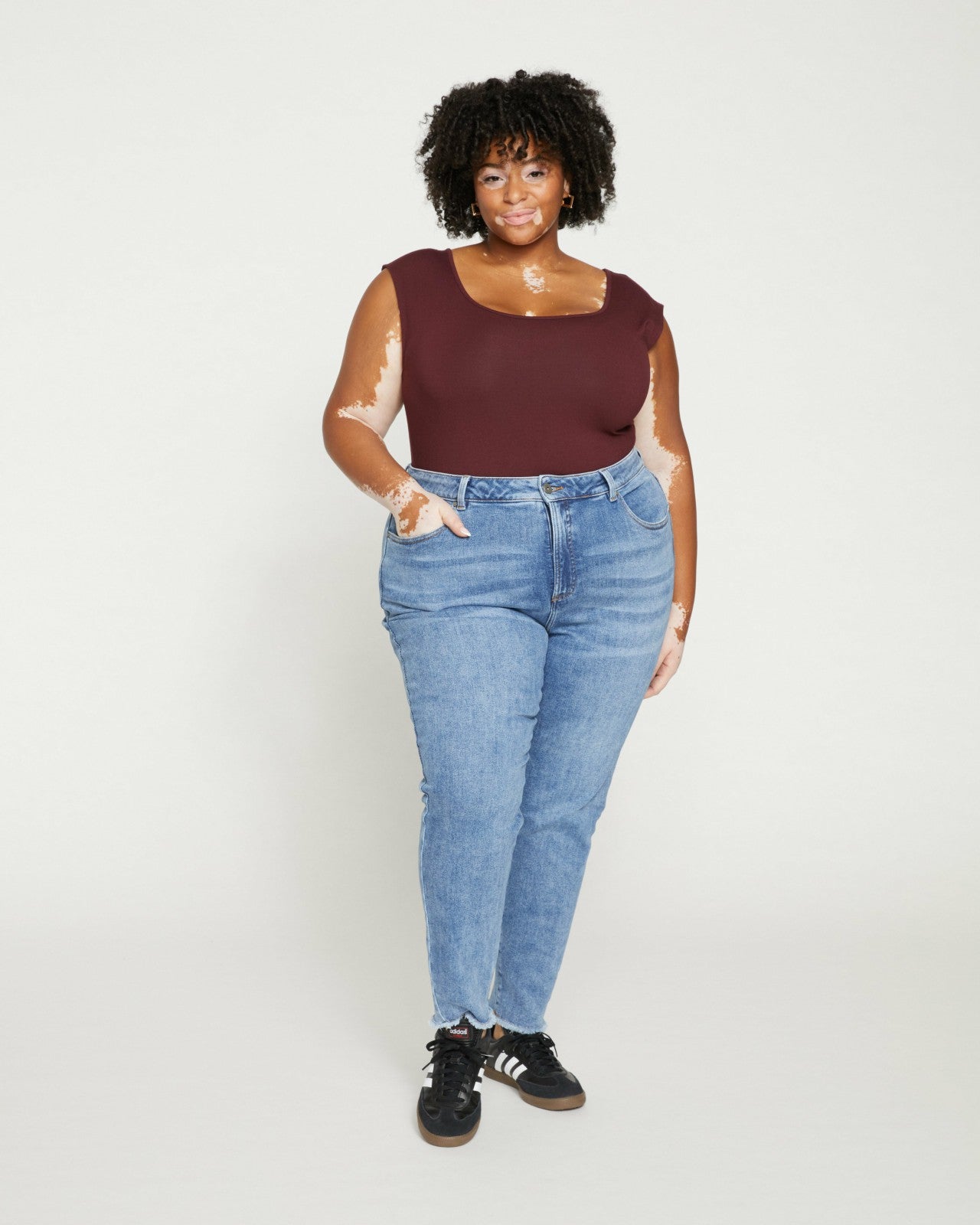 Universal Standard Joni High Rise Curve Slim Leg Jeans 27 Inch - Bright Indigo