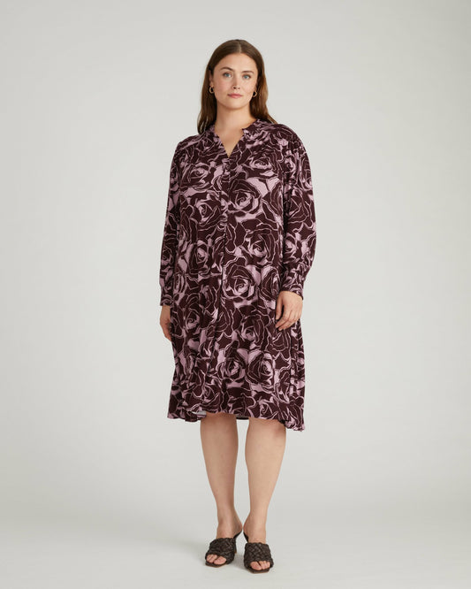 Universal Standard Gramercy Liquid Jersey Dress - Rose Print in Black Cherry