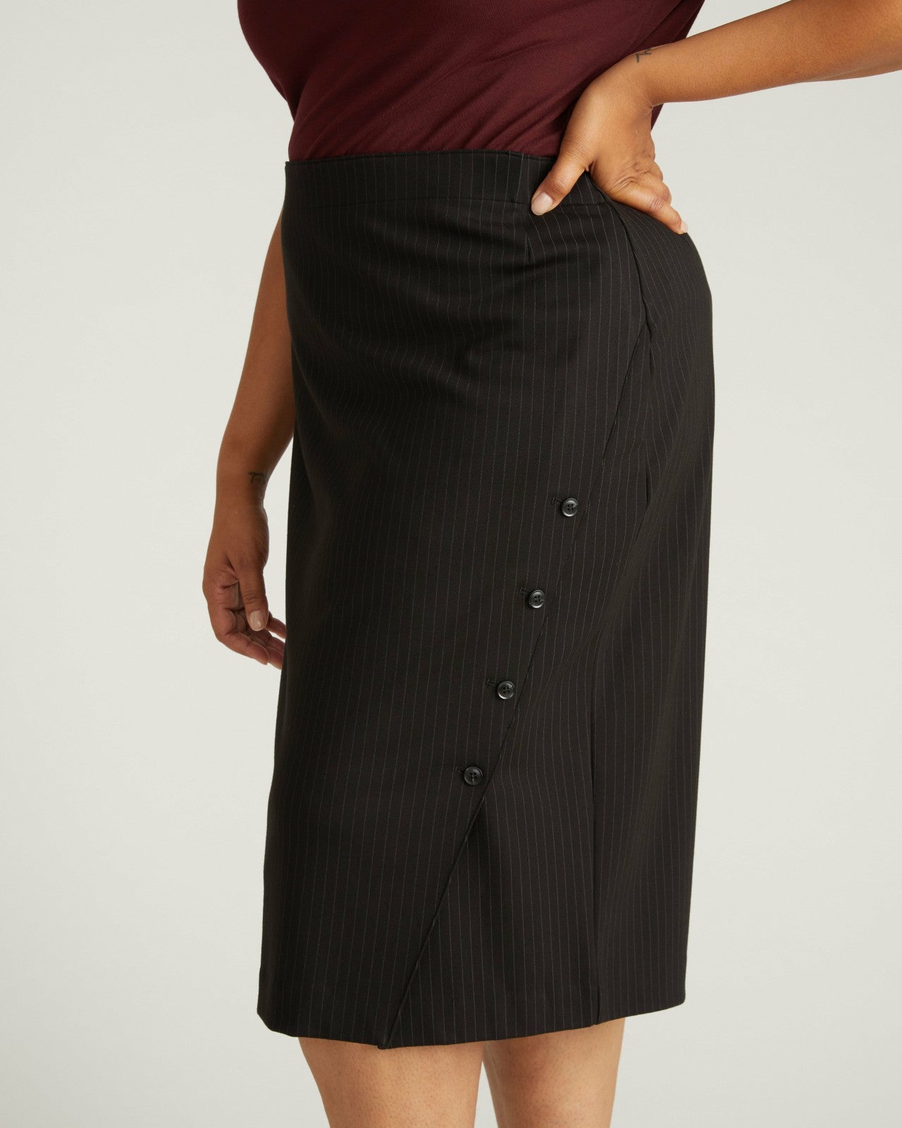 Universal Standard Anya Ponte Skirt - Slate Pinstripe