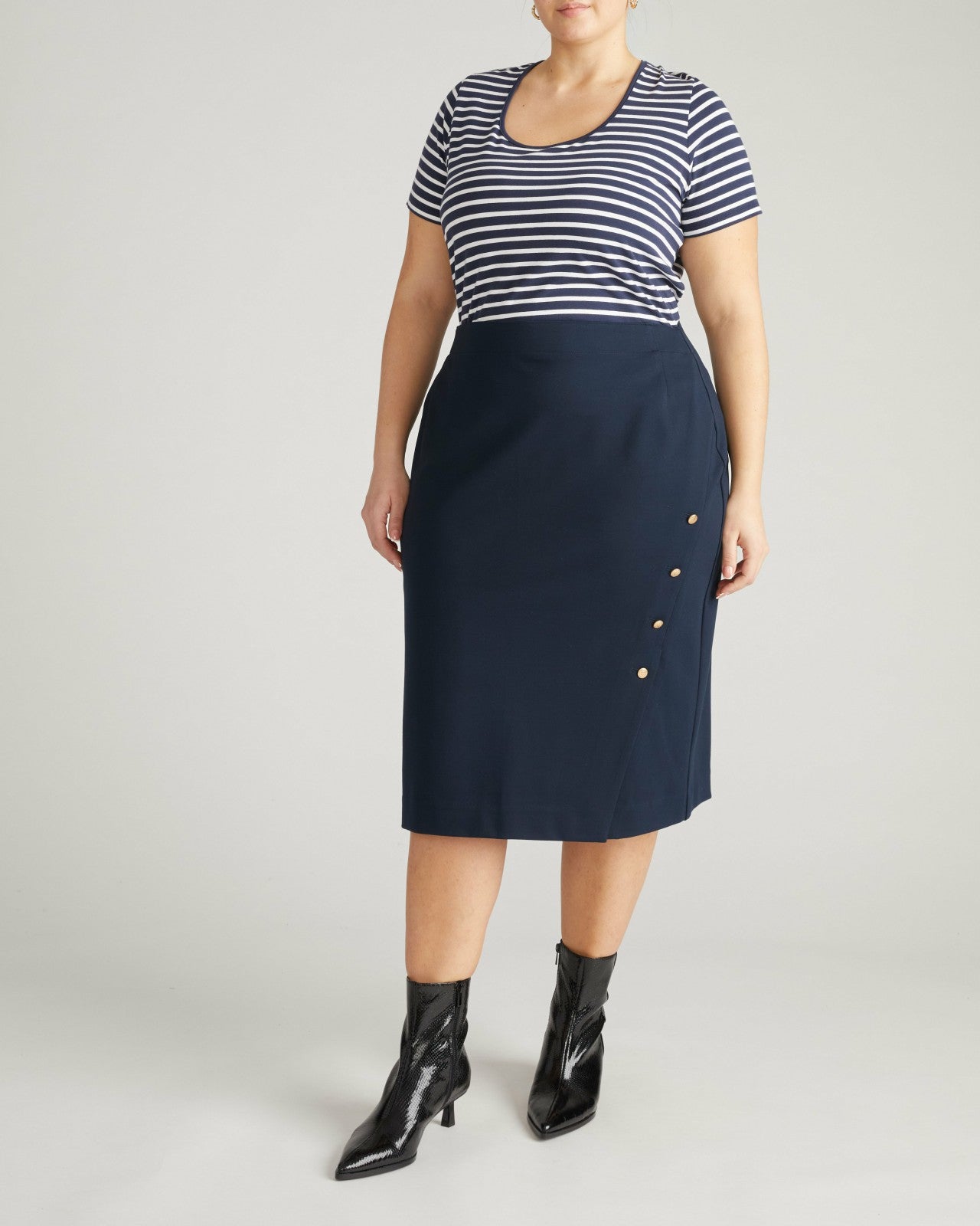 Universal Standard Anya Ponte Skirt - Navy with Gold Buttons