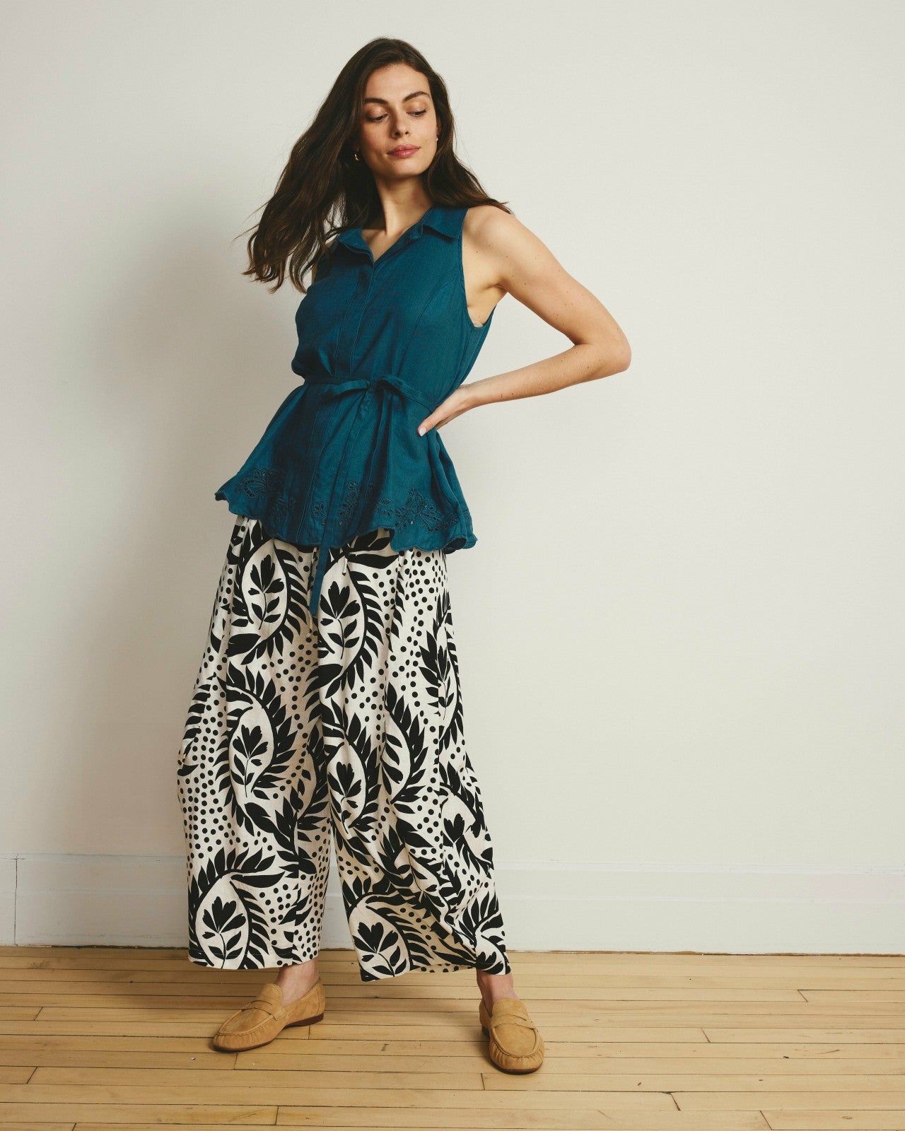 Universal Standard Cosma Barrel Leg Linen Blend Pants - Vine Print