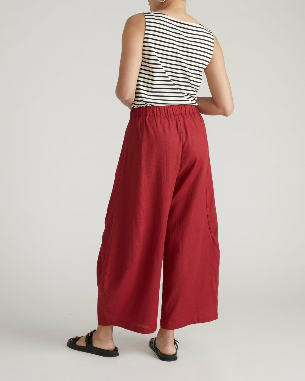 Universal Standard Cosma Barrel Leg Linen Blend Pants - Vibrant Red