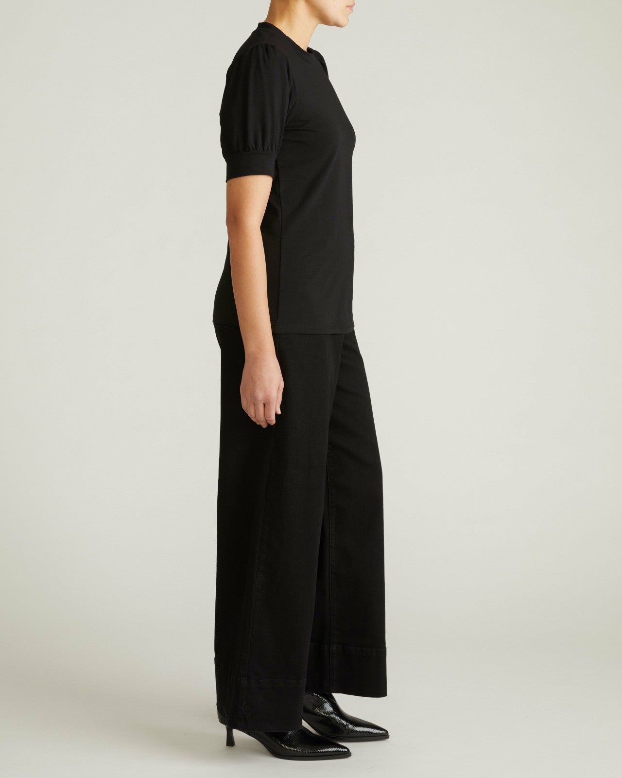 Universal Standard Pouf Sleeve Tee - Black